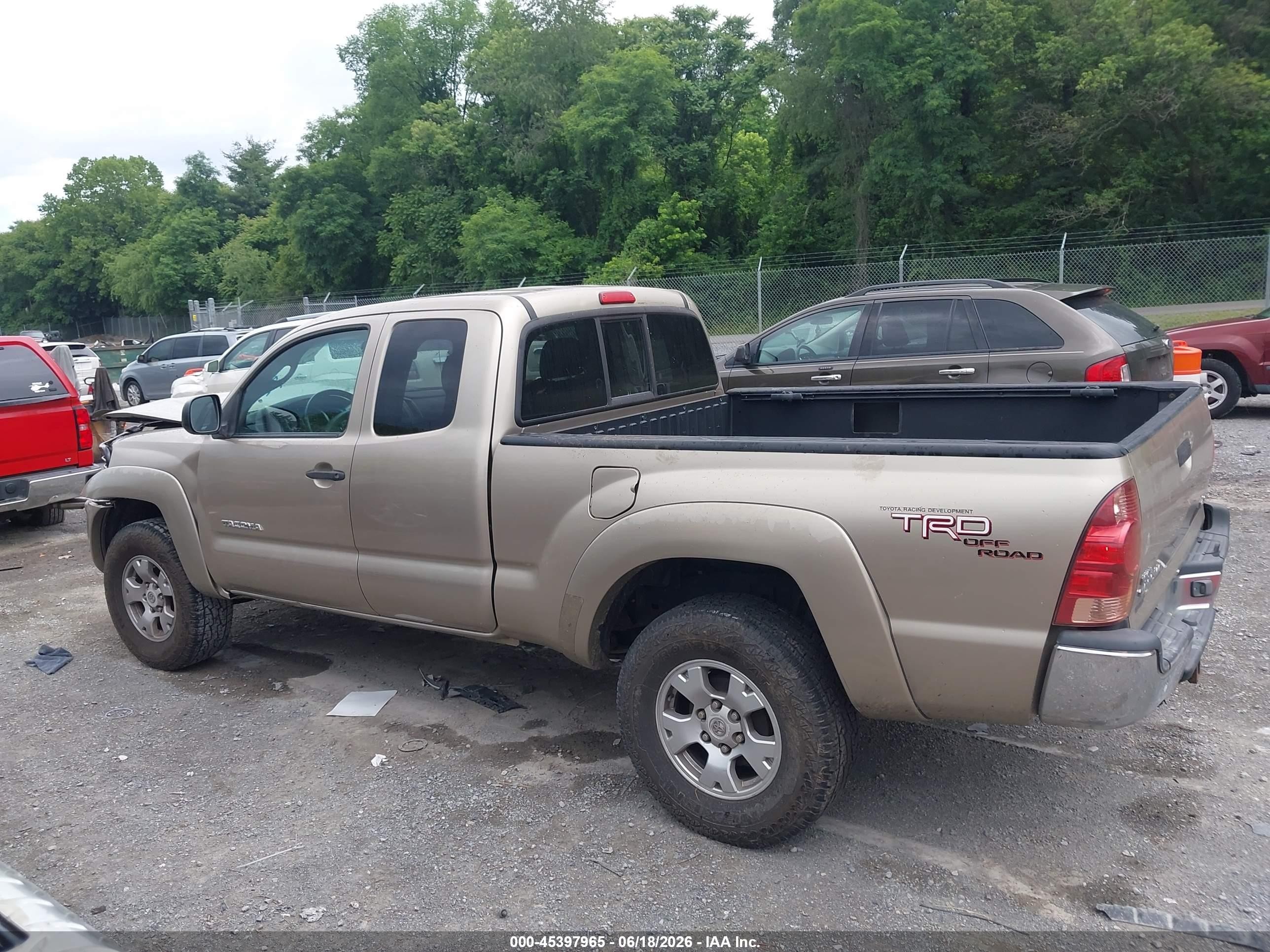 2005 Toyota Tacoma Base V6 Beige vin: 5TEUU42N75Z014989