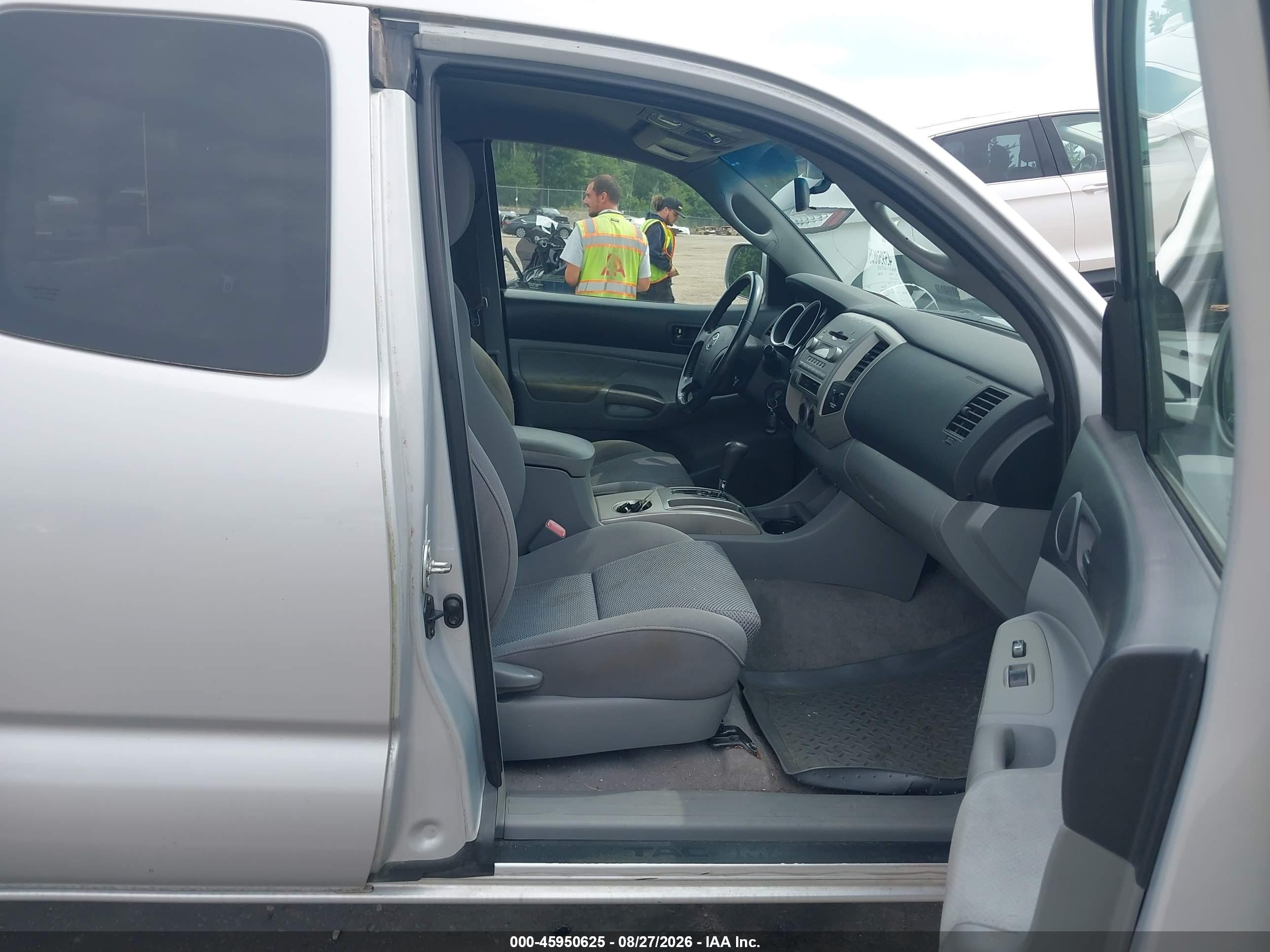 2005 Toyota Tacoma Base V6 Silver vin: 5TEUU42N75Z101470
