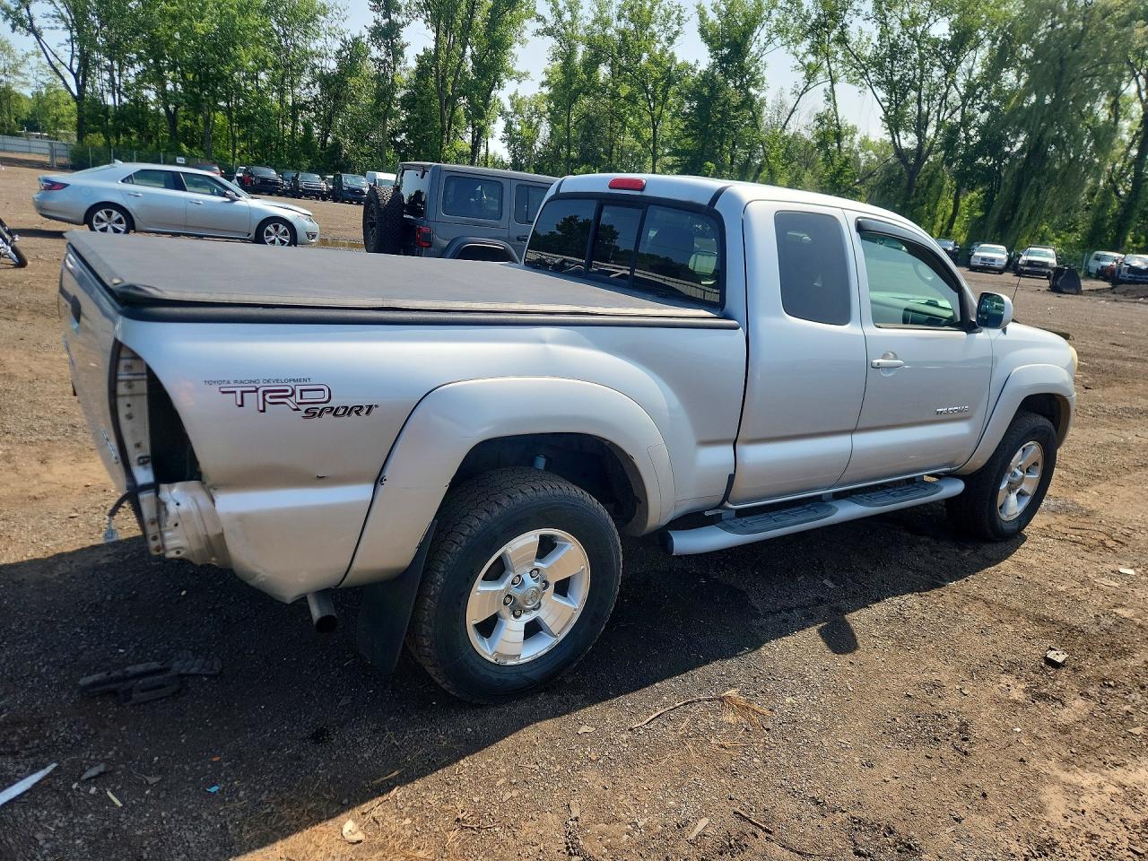 2007 Toyota Tacoma V6 Silver vin: 5TEUU42N77Z446176