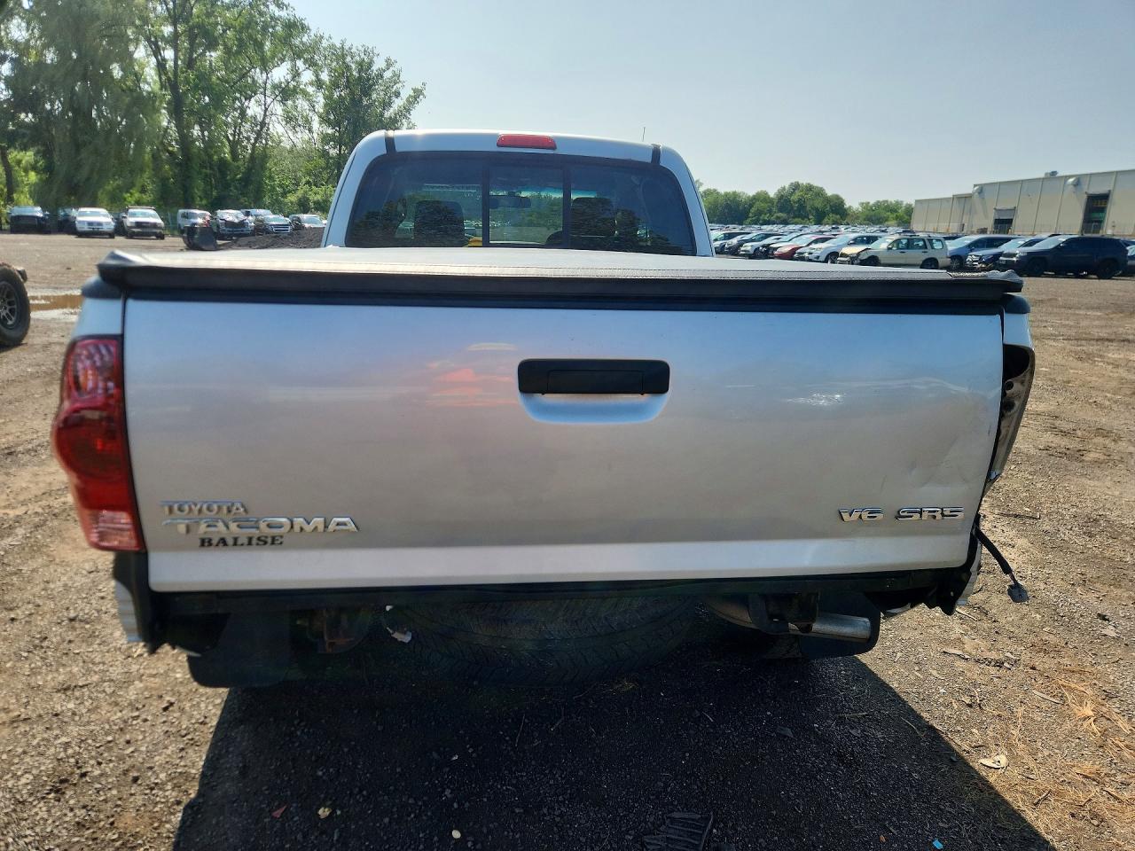 2007 Toyota Tacoma V6 Silver vin: 5TEUU42N77Z446176