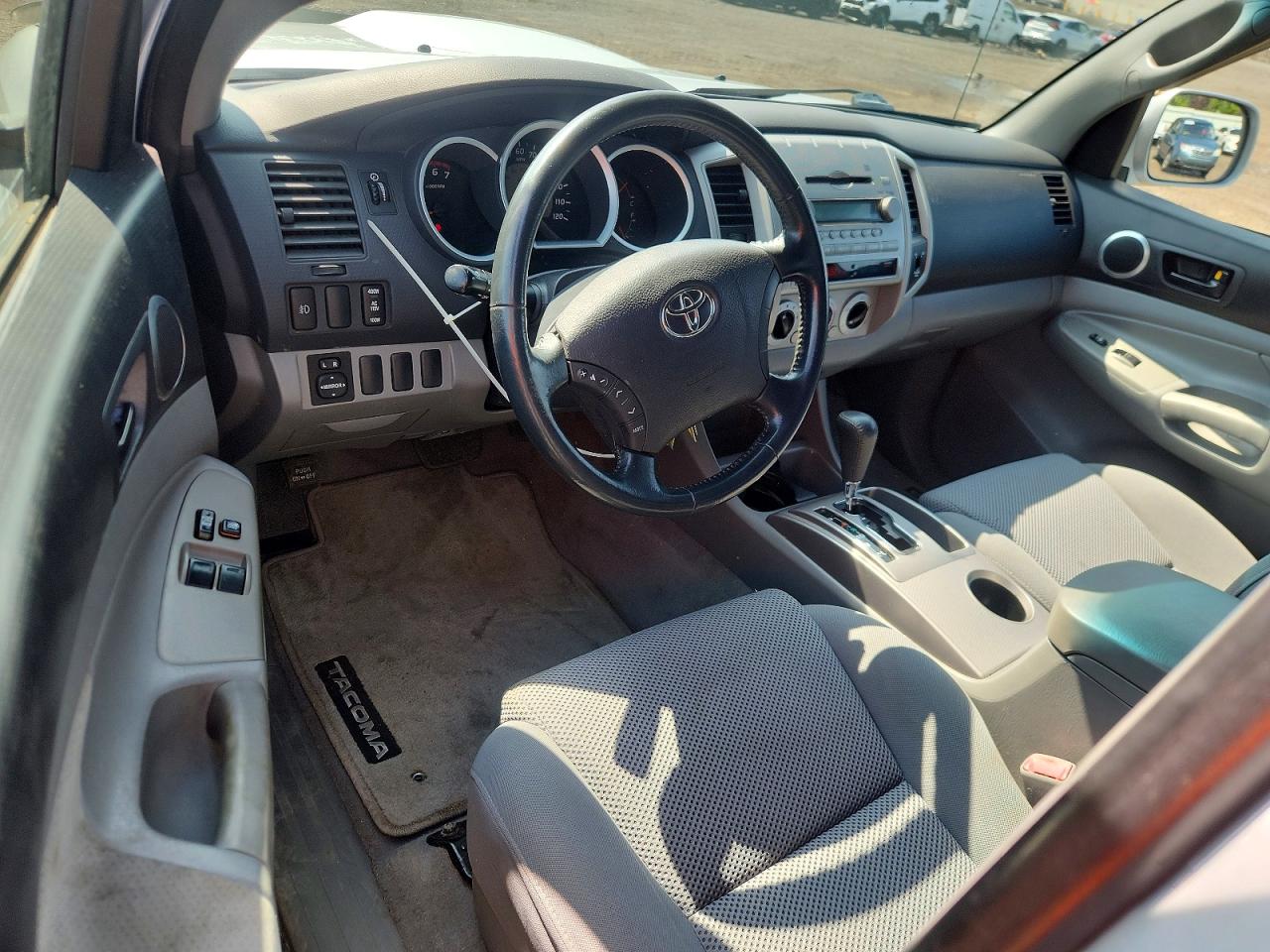 2007 Toyota Tacoma V6 Silver vin: 5TEUU42N77Z446176
