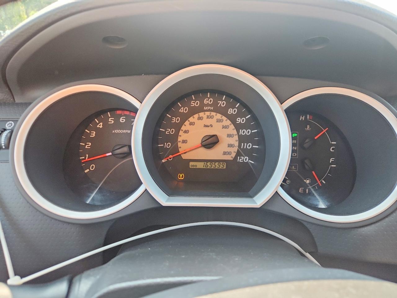 2007 Toyota Tacoma V6 Silver vin: 5TEUU42N77Z446176