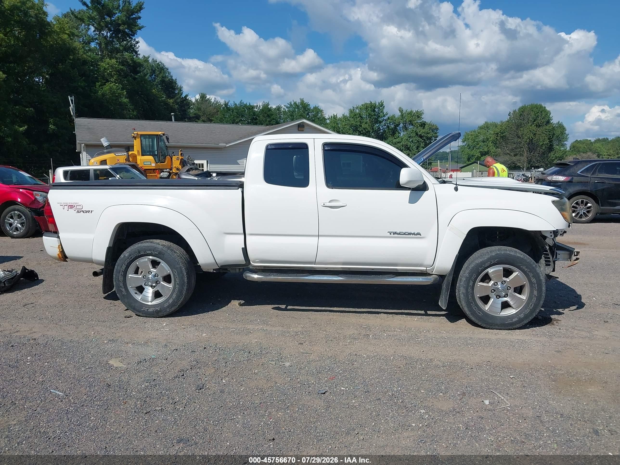 2006 Toyota Tacoma Base V6 White vin: 5TEUU42N86Z308578
