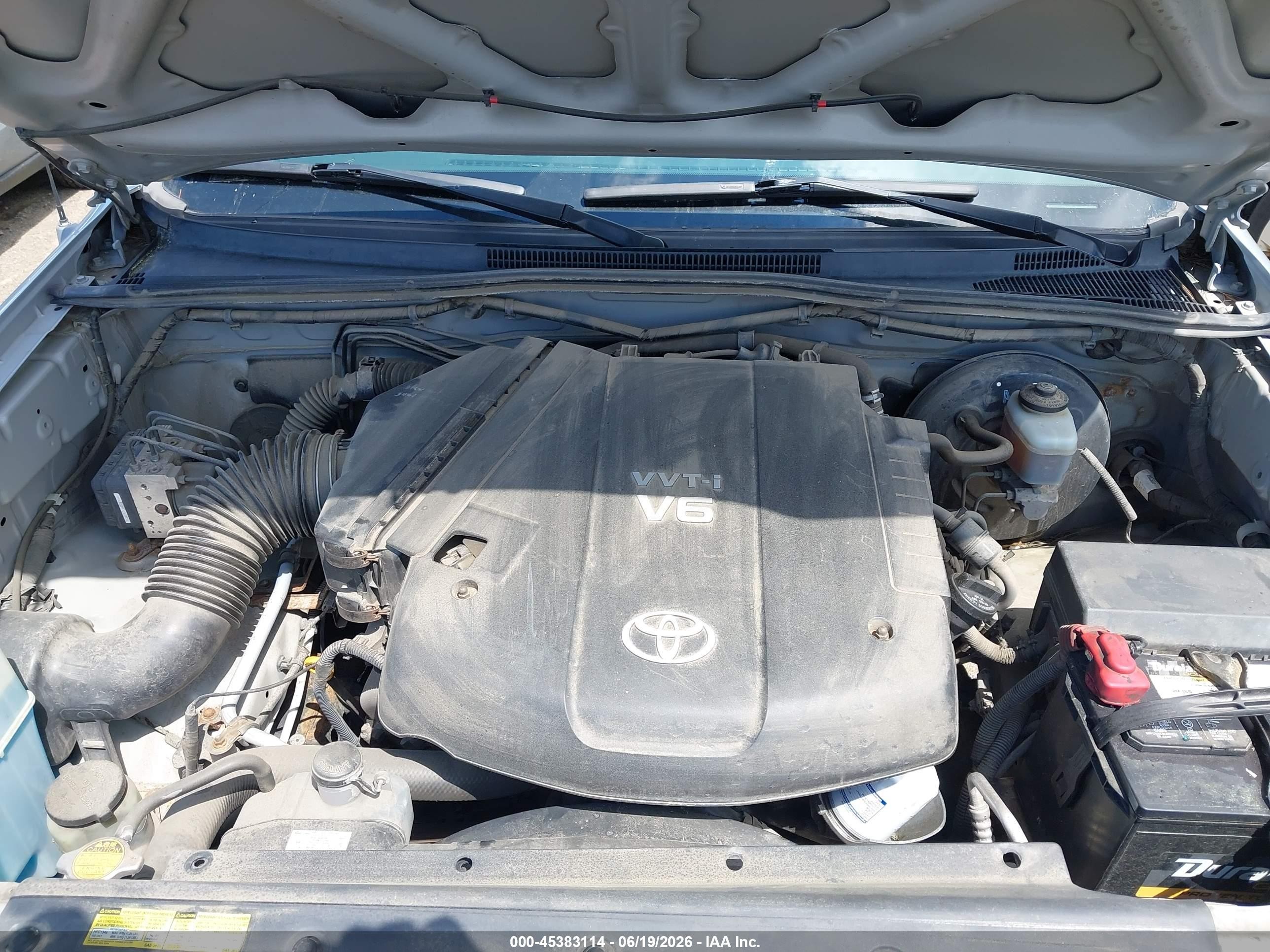 2005 Toyota Tacoma Base V6 Silver vin: 5TEUU42N95Z049906