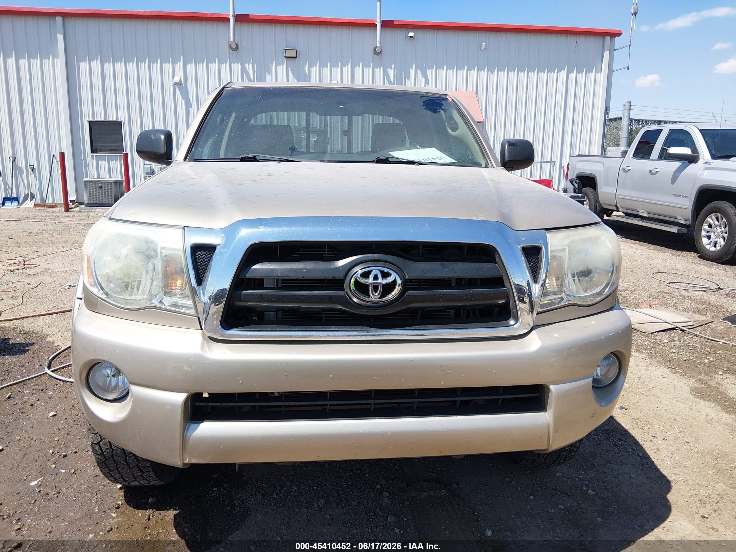 2006 Toyota Tacoma Base V6 Beige vin: 5TEUU42N96Z296490