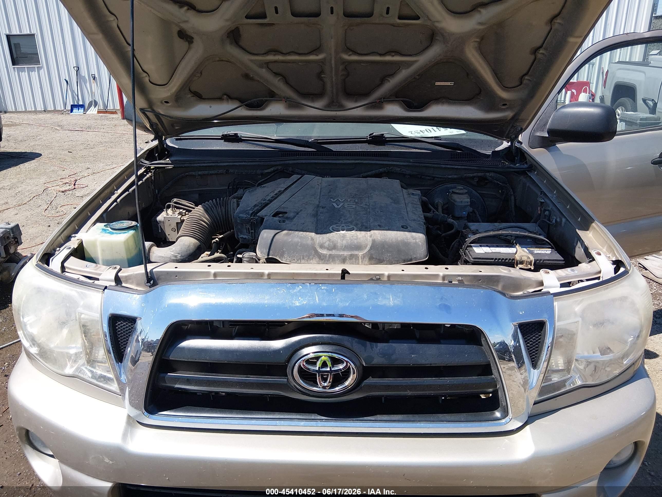 2006 Toyota Tacoma Base V6 Beige vin: 5TEUU42N96Z296490