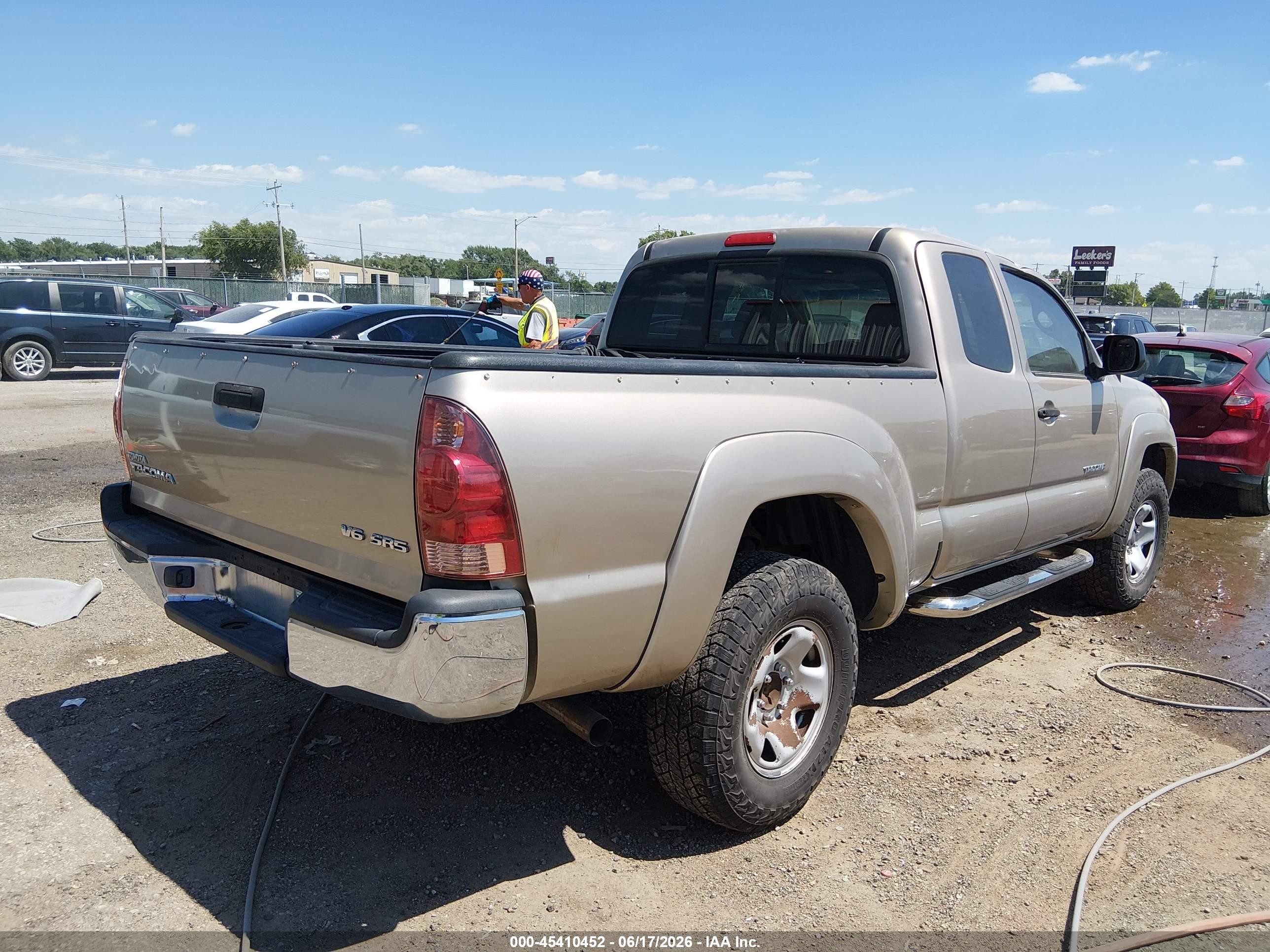 2006 Toyota Tacoma Base V6 Beige vin: 5TEUU42N96Z296490