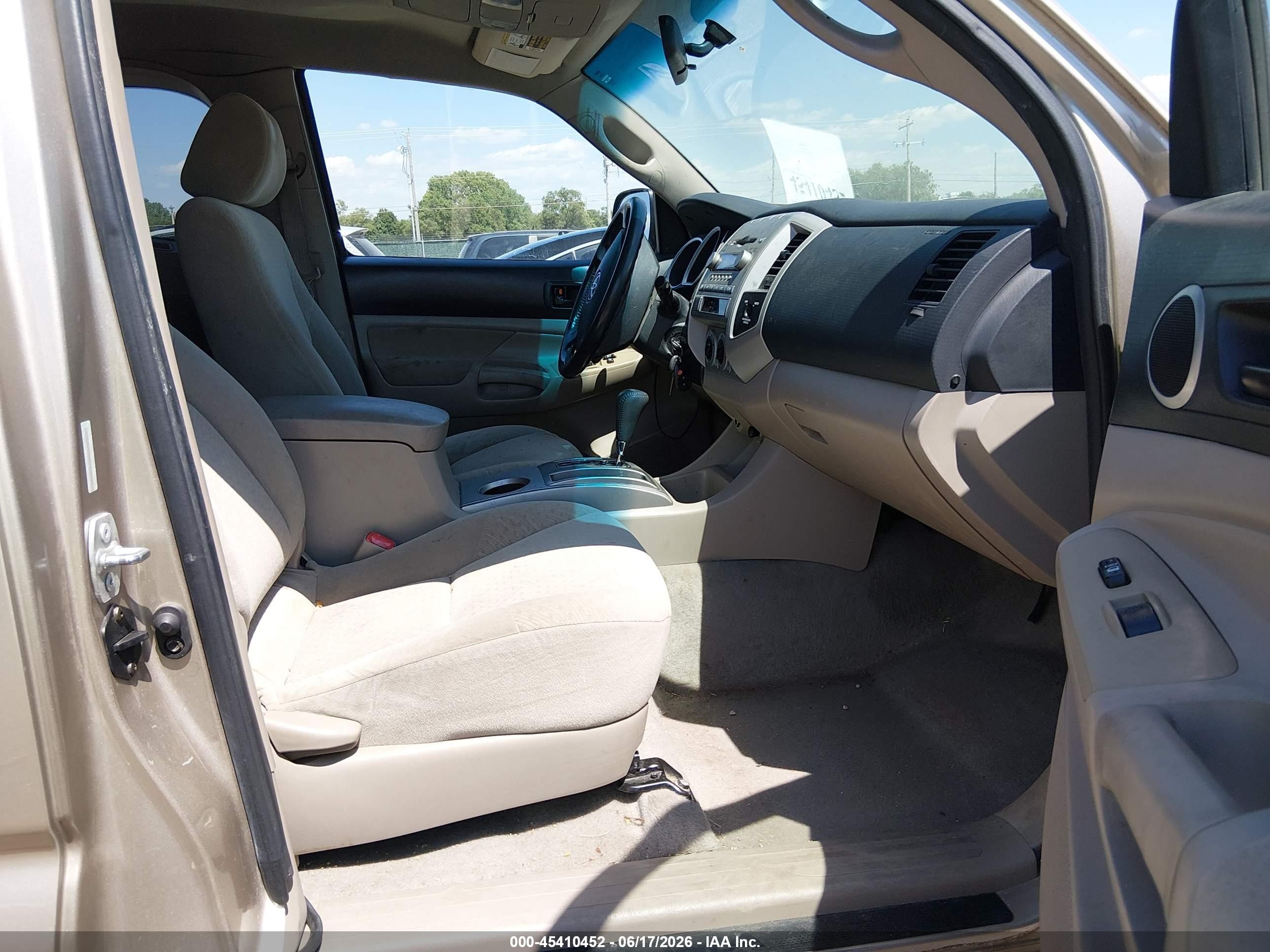 2006 Toyota Tacoma Base V6 Beige vin: 5TEUU42N96Z296490