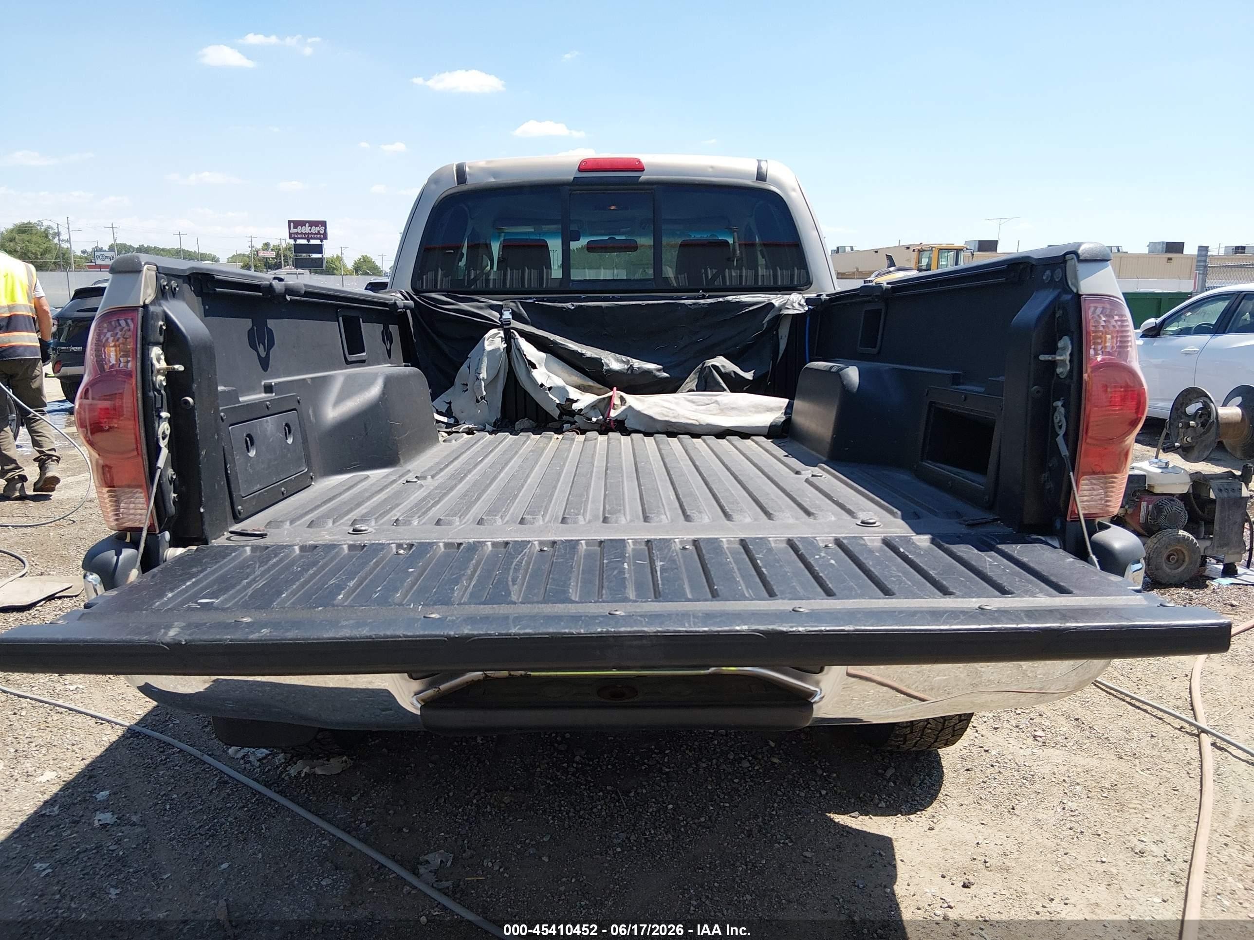 2006 Toyota Tacoma Base V6 Beige vin: 5TEUU42N96Z296490