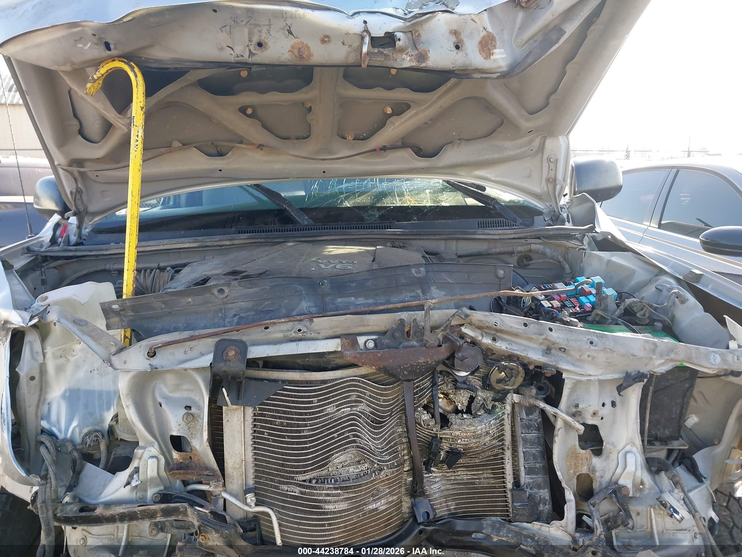 2007 Toyota Tacoma Base V6 Серебряный vin: 5TEUU42N97Z418802