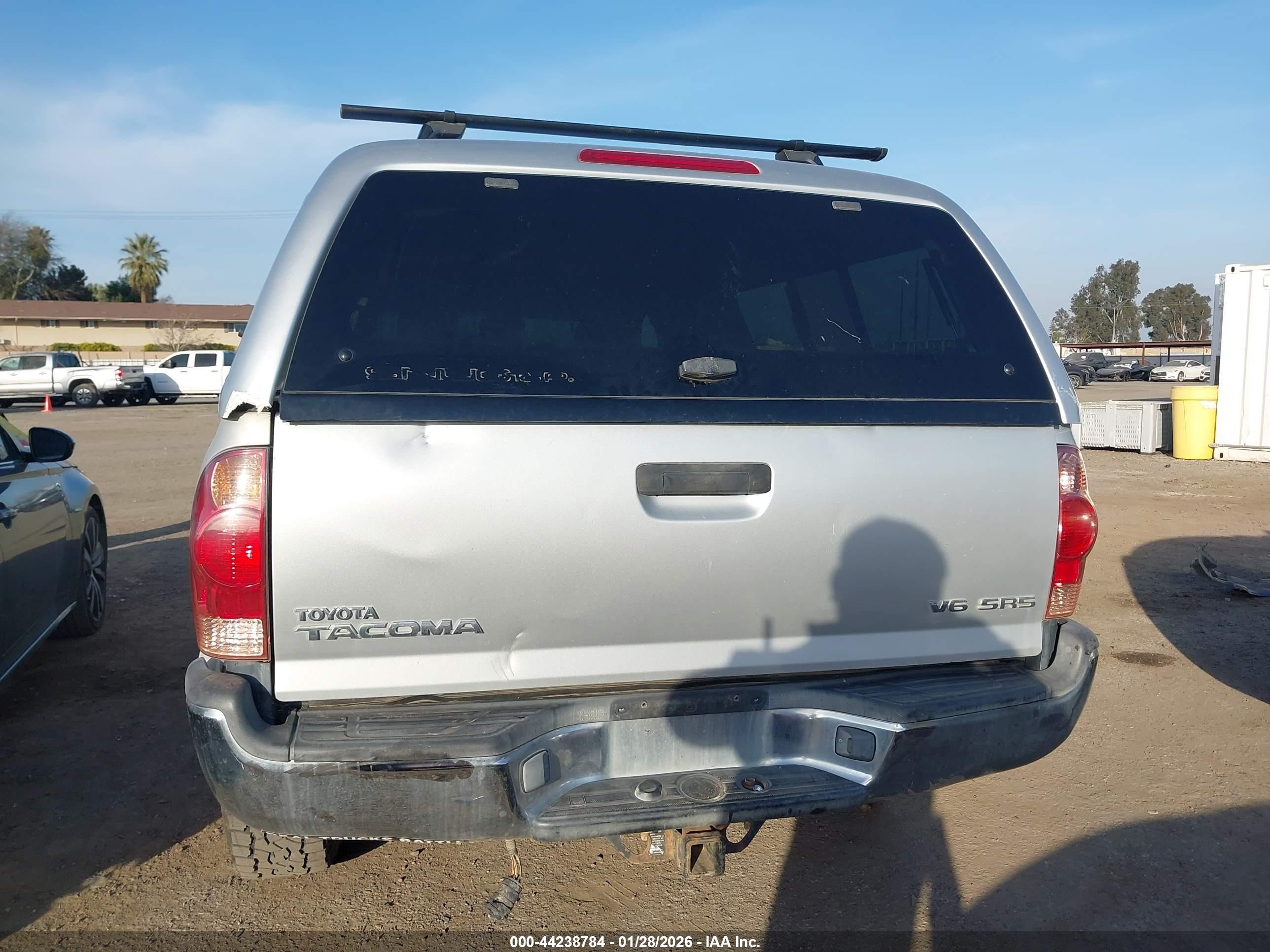 2007 Toyota Tacoma Base V6 Серебряный vin: 5TEUU42N97Z418802