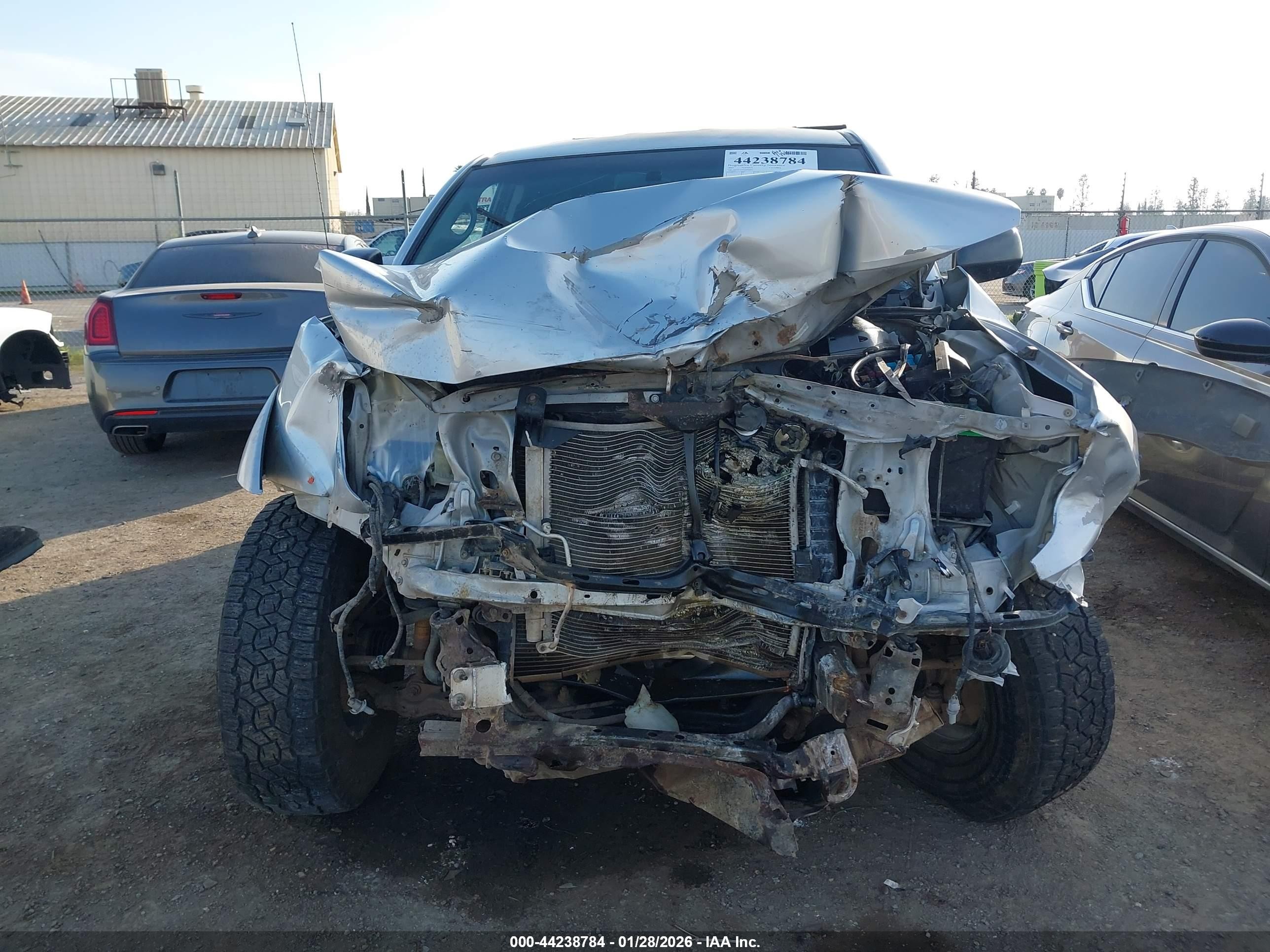 2007 Toyota Tacoma Base V6 Серебряный vin: 5TEUU42N97Z418802