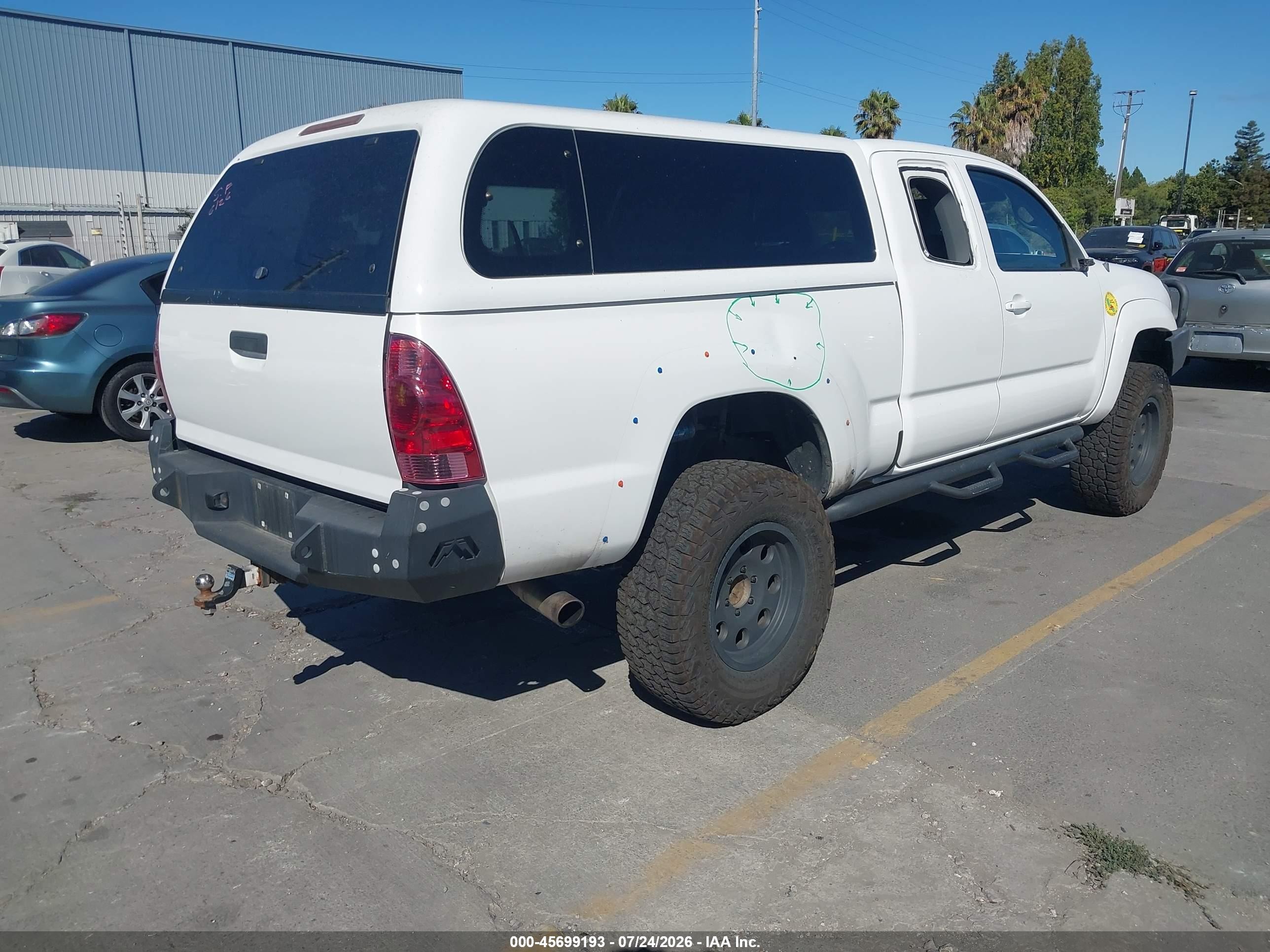 2008 Toyota Tacoma Base V6 White vin: 5TEUU42N98Z503754