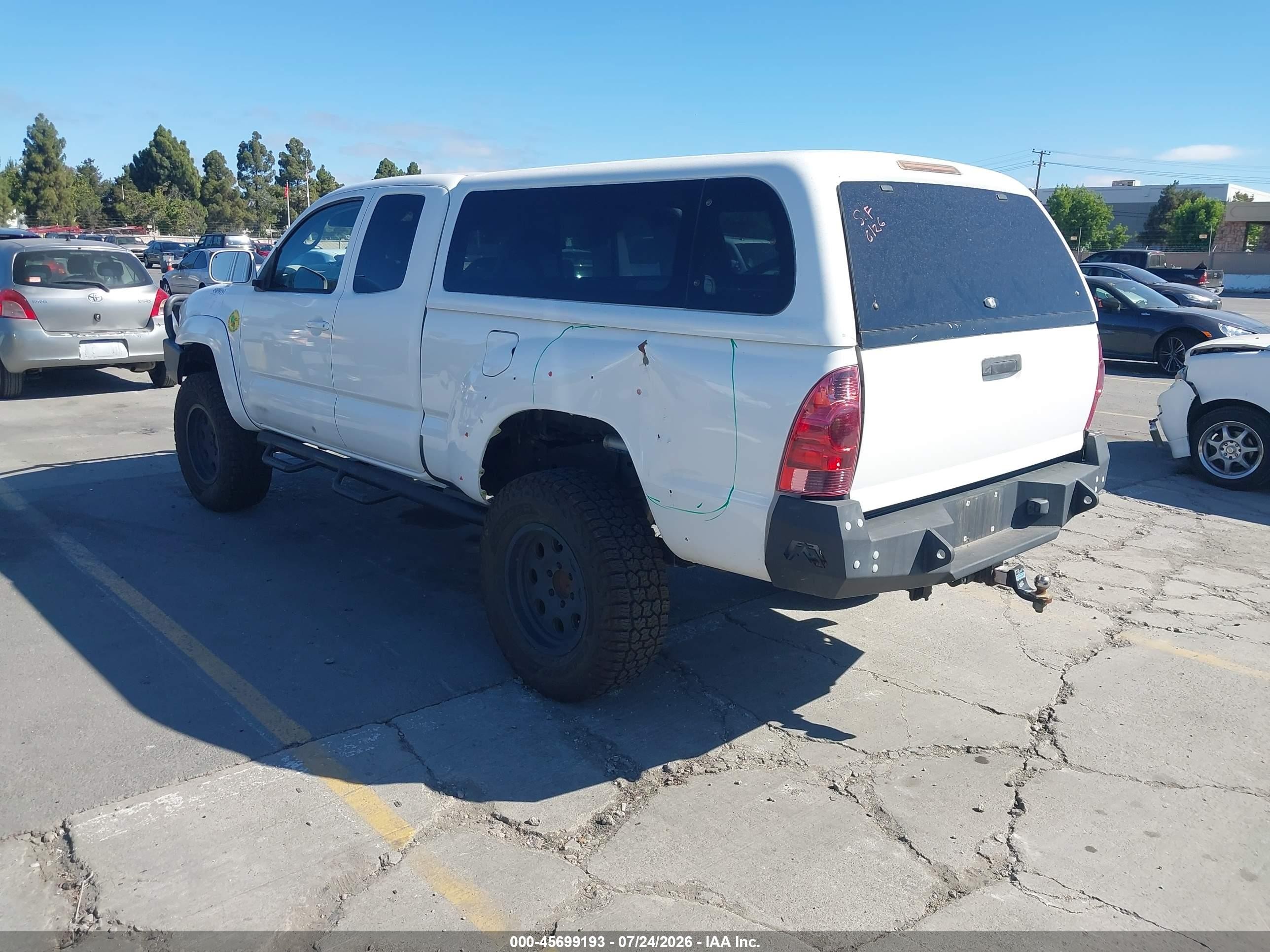 2008 Toyota Tacoma Base V6 White vin: 5TEUU42N98Z503754