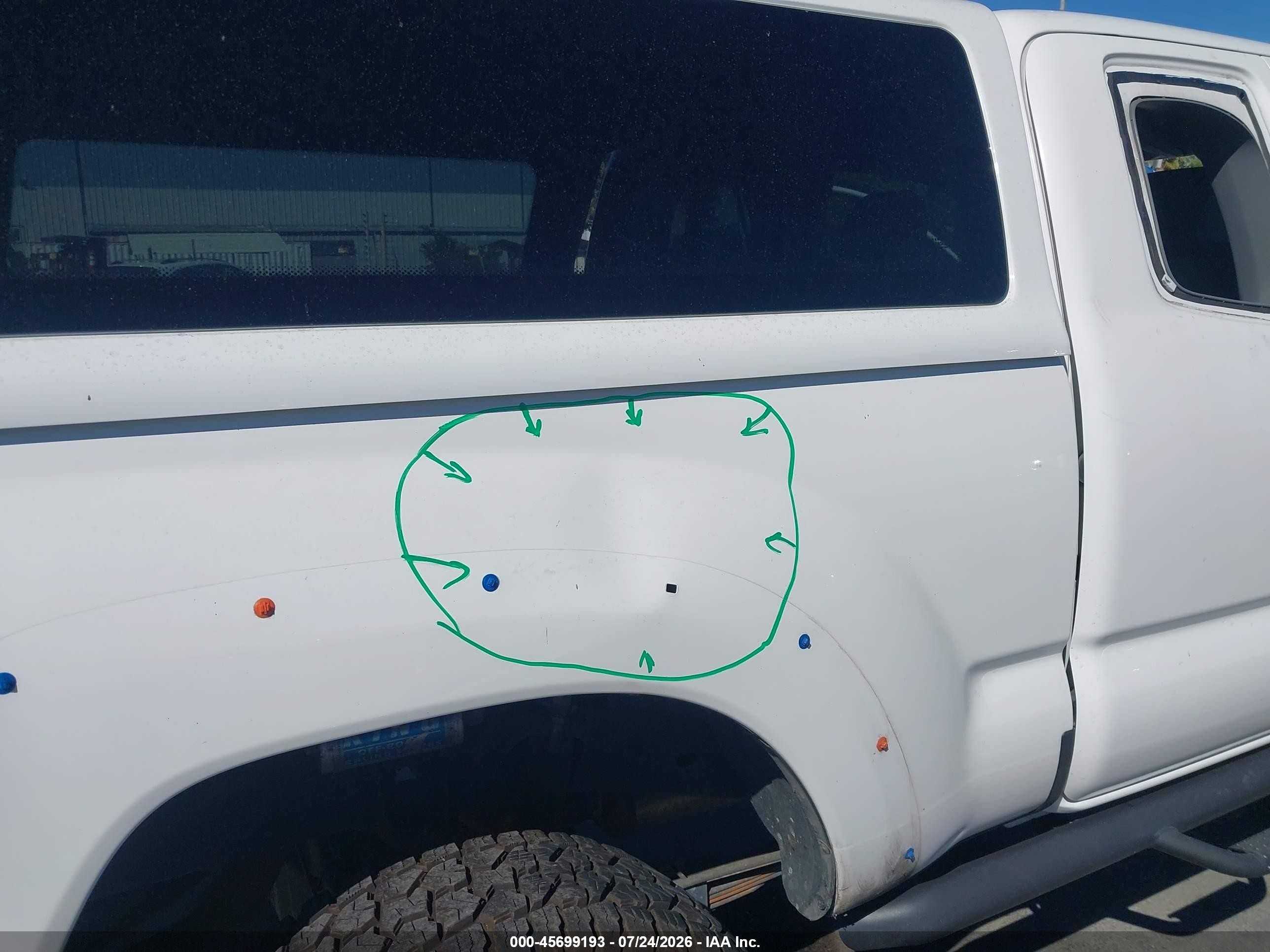 2008 Toyota Tacoma Base V6 White vin: 5TEUU42N98Z503754