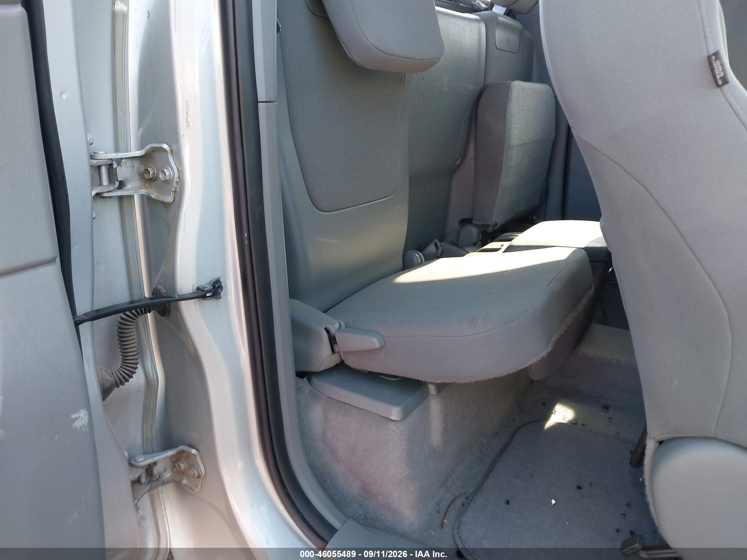2010 Toyota Tacoma Base V6 Silver vin: 5TEUU4EN0AZ693977