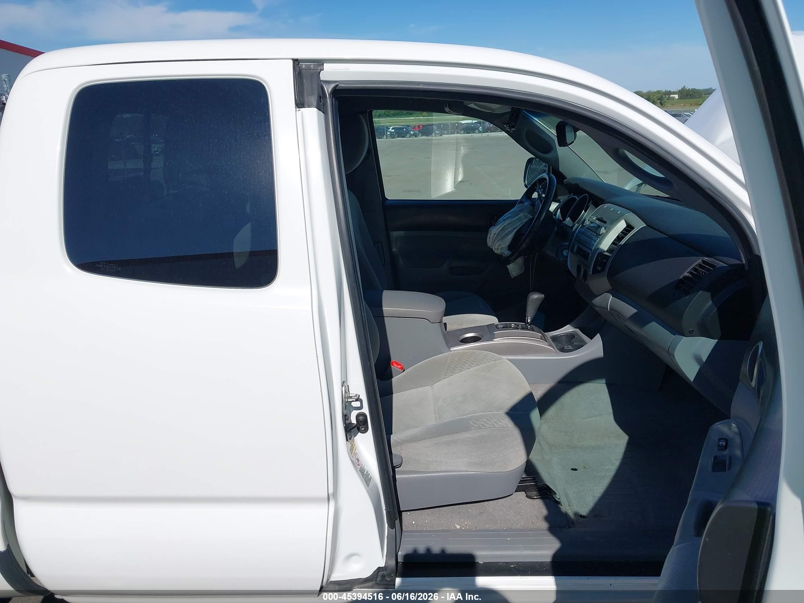 2010 Toyota Tacoma Base V6 White vin: 5TEUU4EN0AZ709126