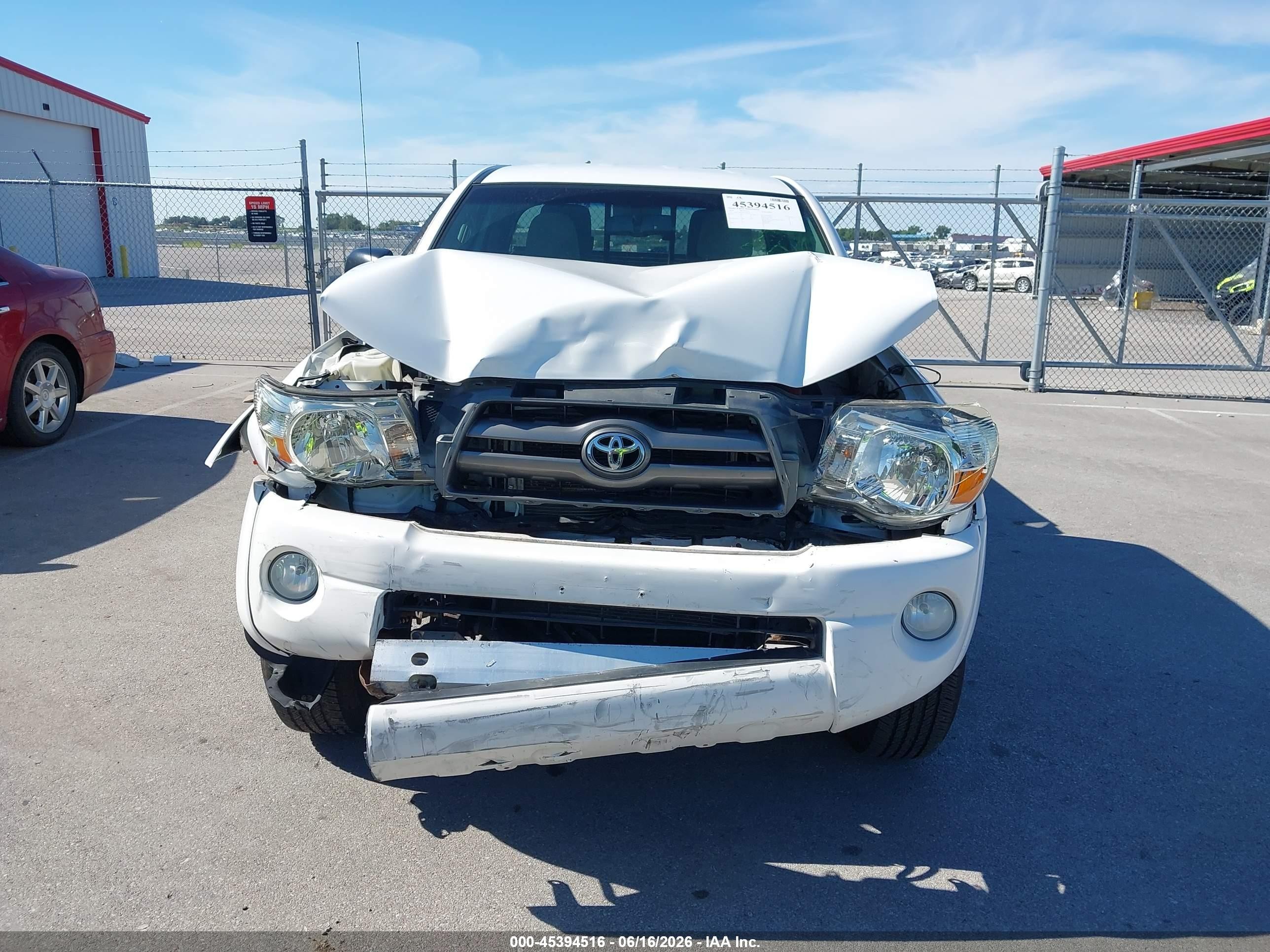 2010 Toyota Tacoma Base V6 White vin: 5TEUU4EN0AZ709126