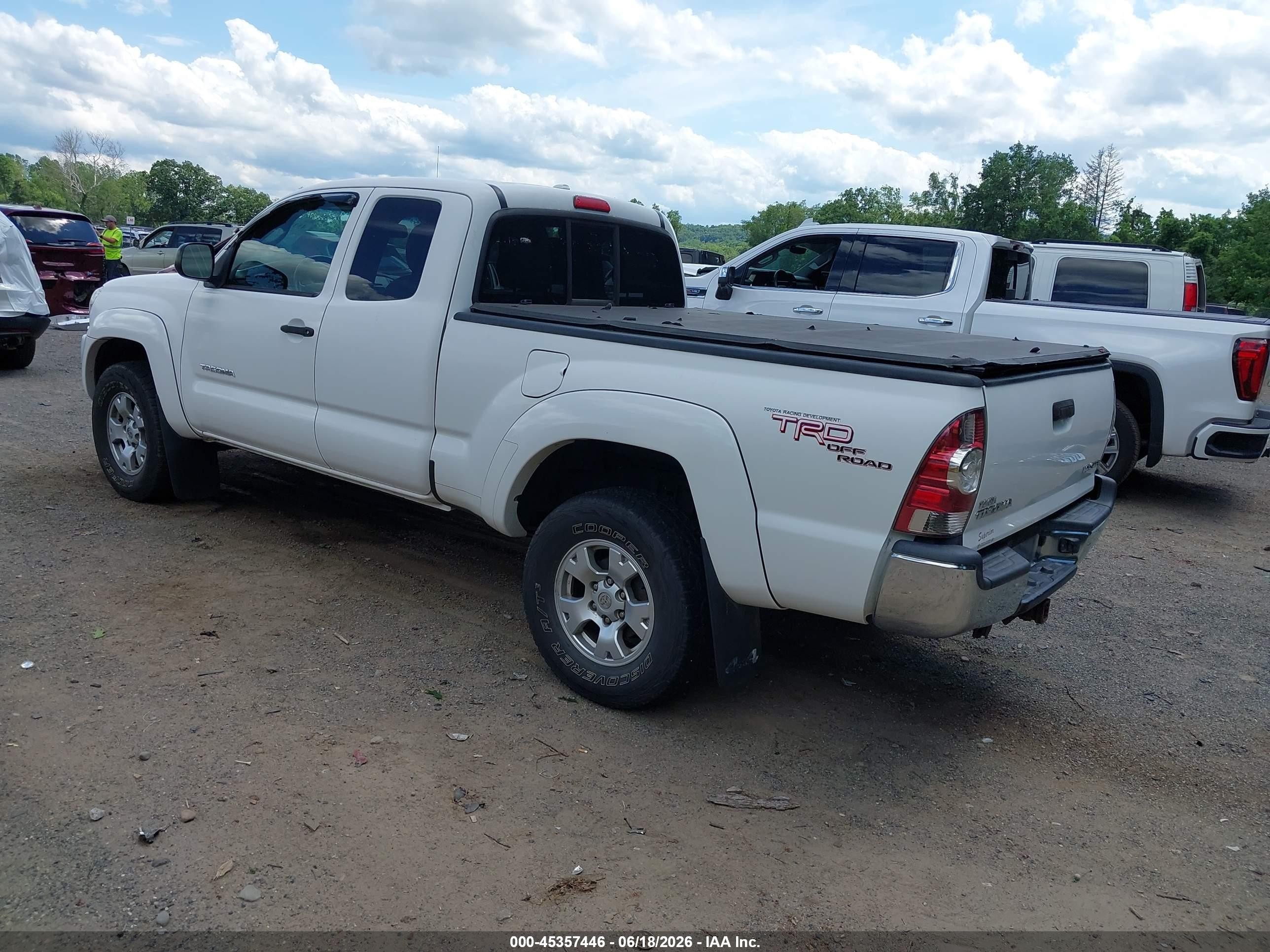 2010 Toyota Tacoma Base V6 White vin: 5TEUU4EN3AZ746235