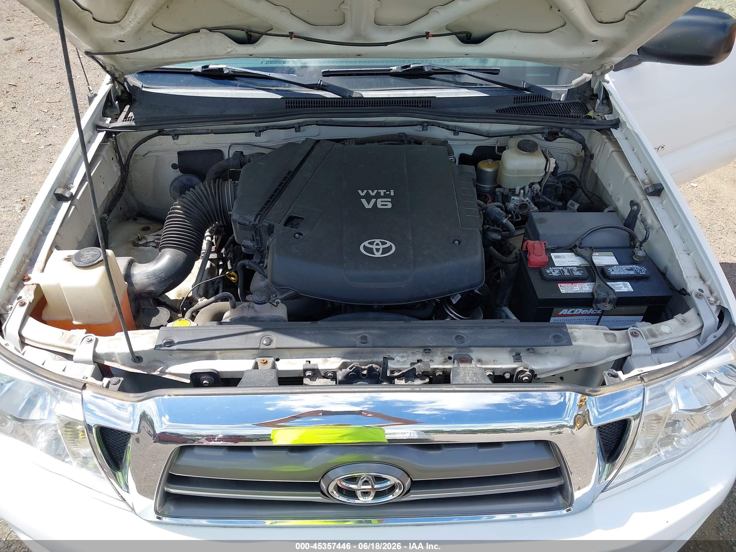 2010 Toyota Tacoma Base V6 White vin: 5TEUU4EN3AZ746235