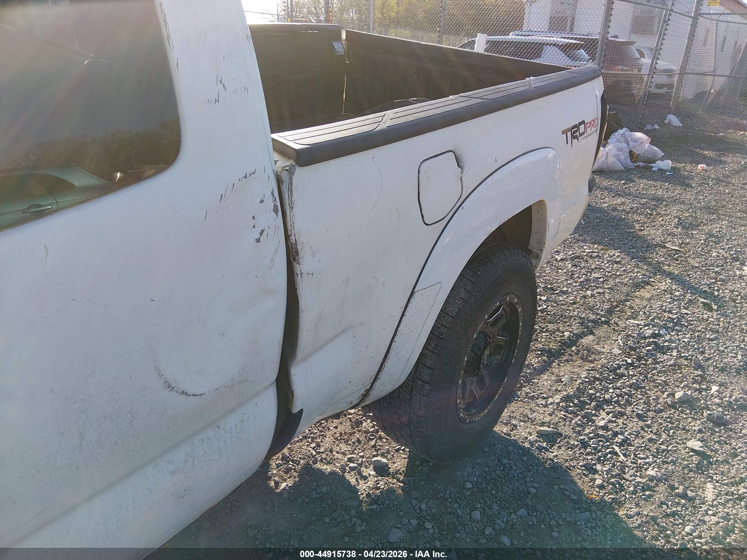 2010 Toyota Tacoma Base V6 White vin: 5TEUU4EN5AZ688273