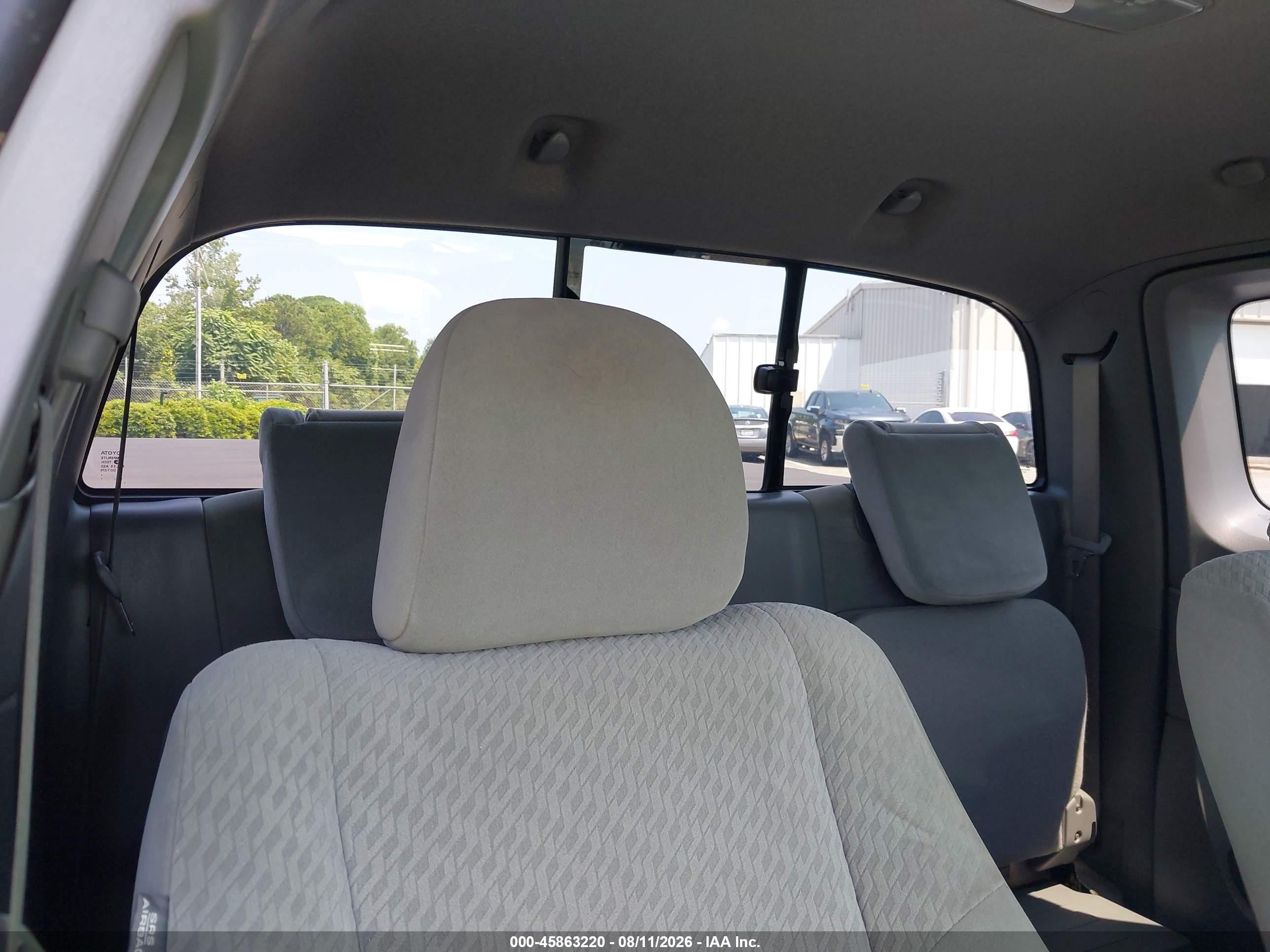 2010 Toyota Tacoma Base V6 Серебряный vin: 5TEUU4ENXAZ721865