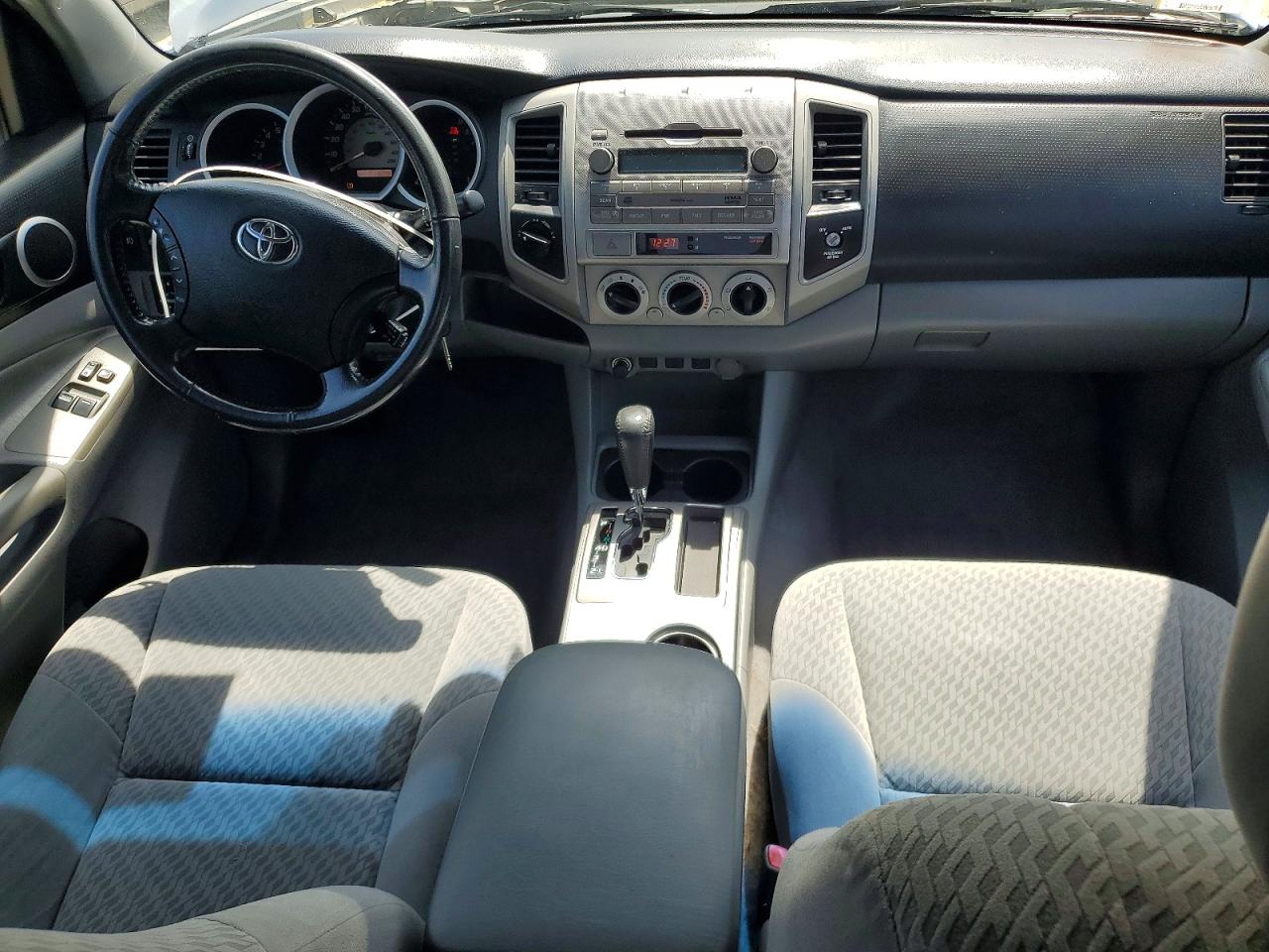 2010 Toyota Tacoma V6 Silver vin: 5TEUU4ENXAZ746149