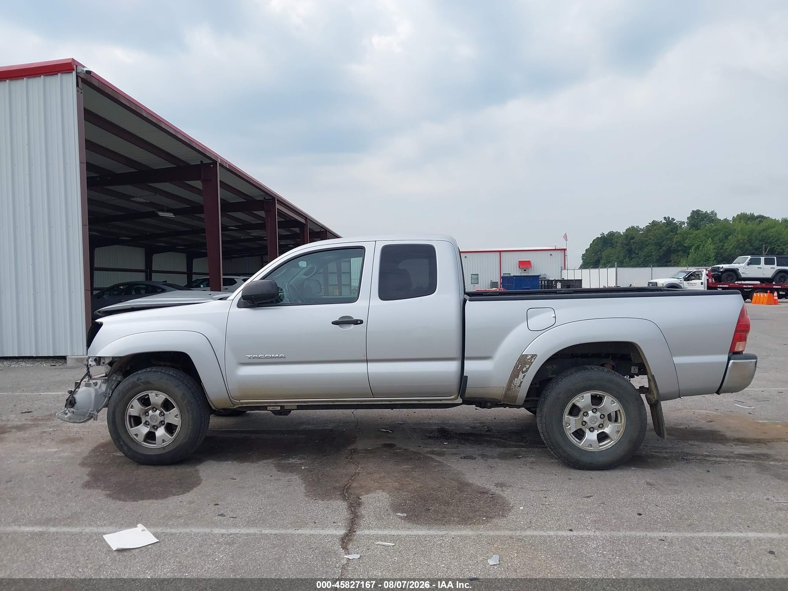 2007 Toyota Tacoma   Silver vin: 5TEUX42N27Z366646
