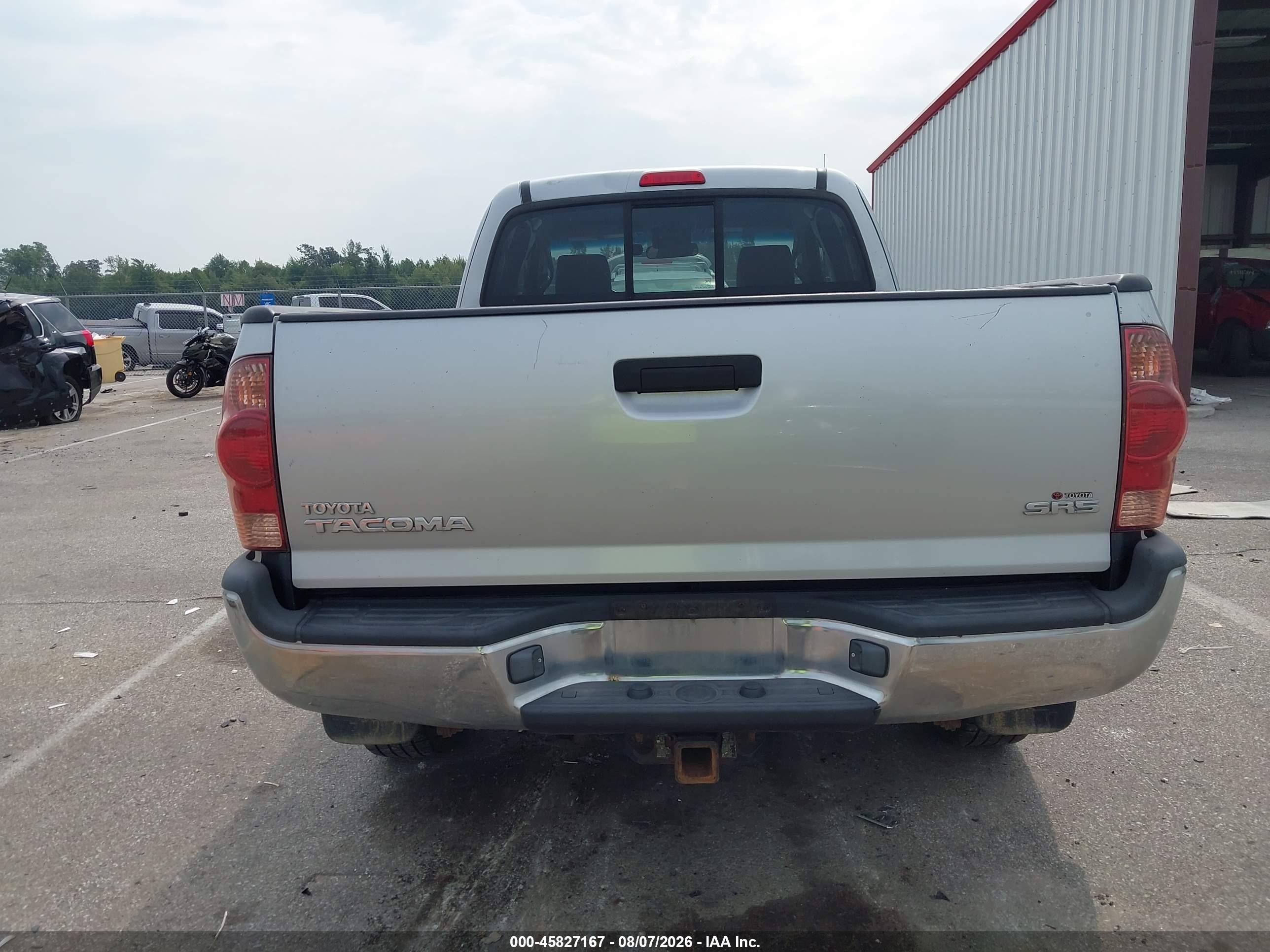 2007 Toyota Tacoma   Silver vin: 5TEUX42N27Z366646