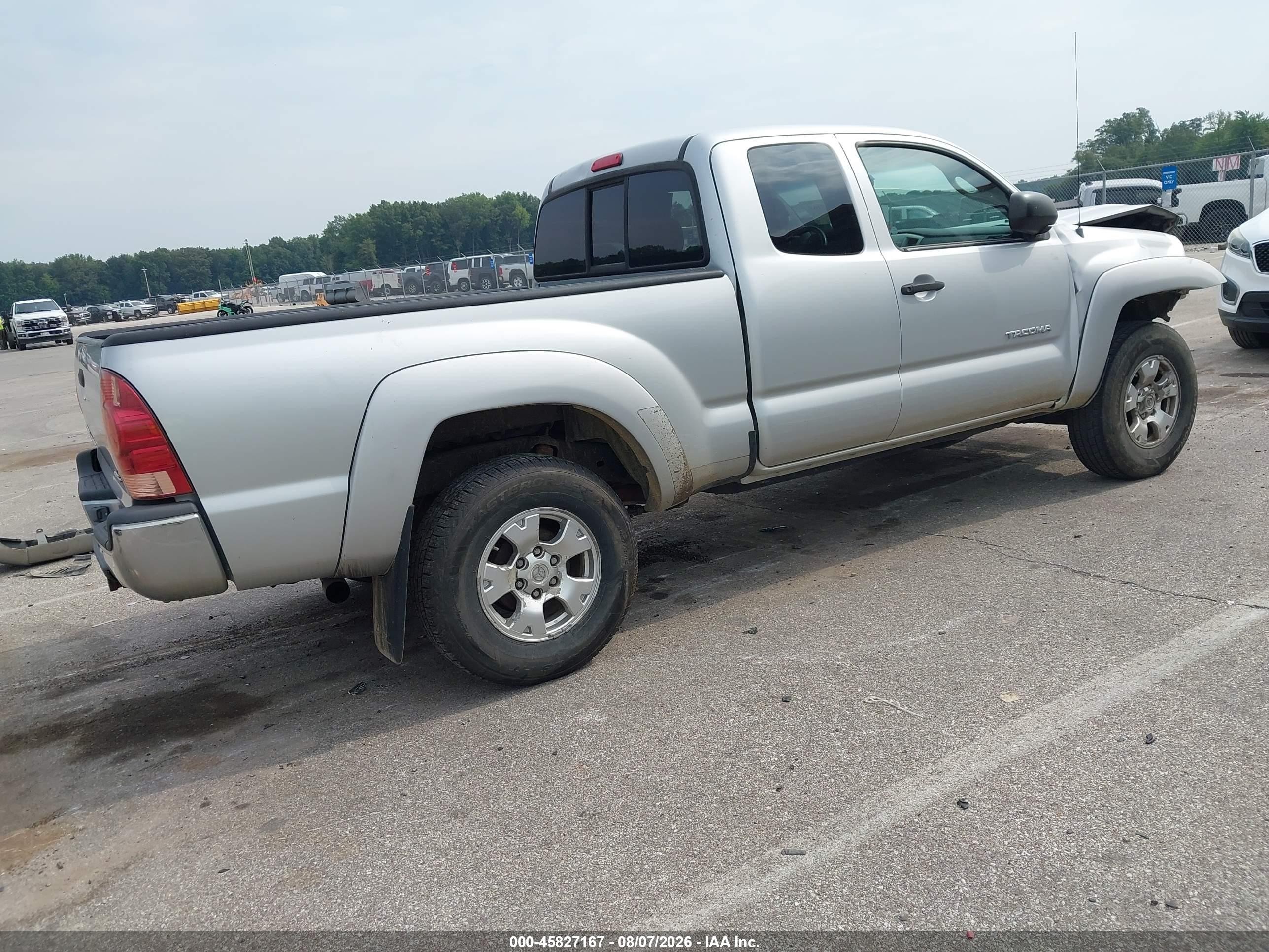 2007 Toyota Tacoma   Silver vin: 5TEUX42N27Z366646