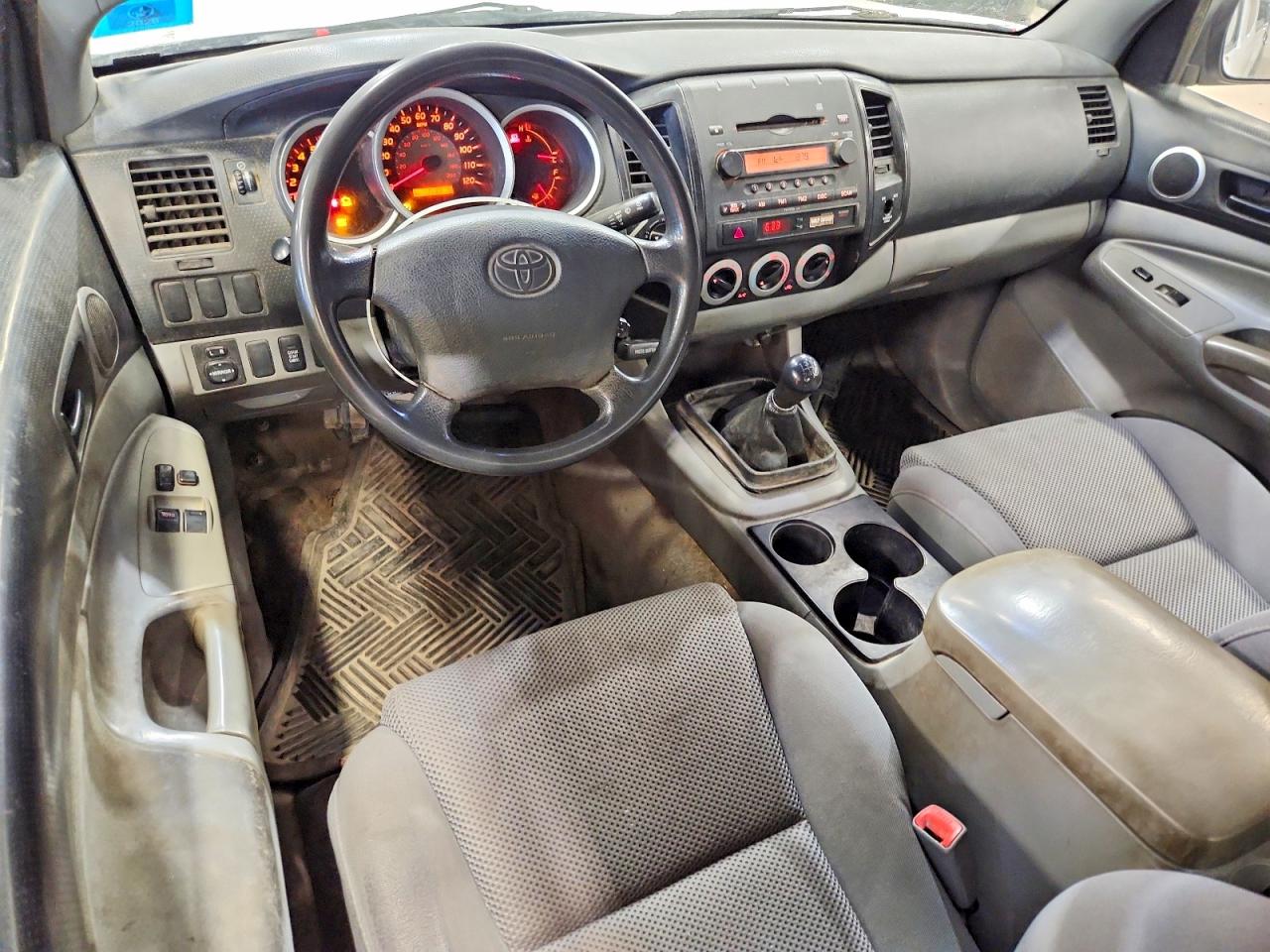 2006 Toyota Tacoma Access Cab White vin: 5TEUX42N46Z207724