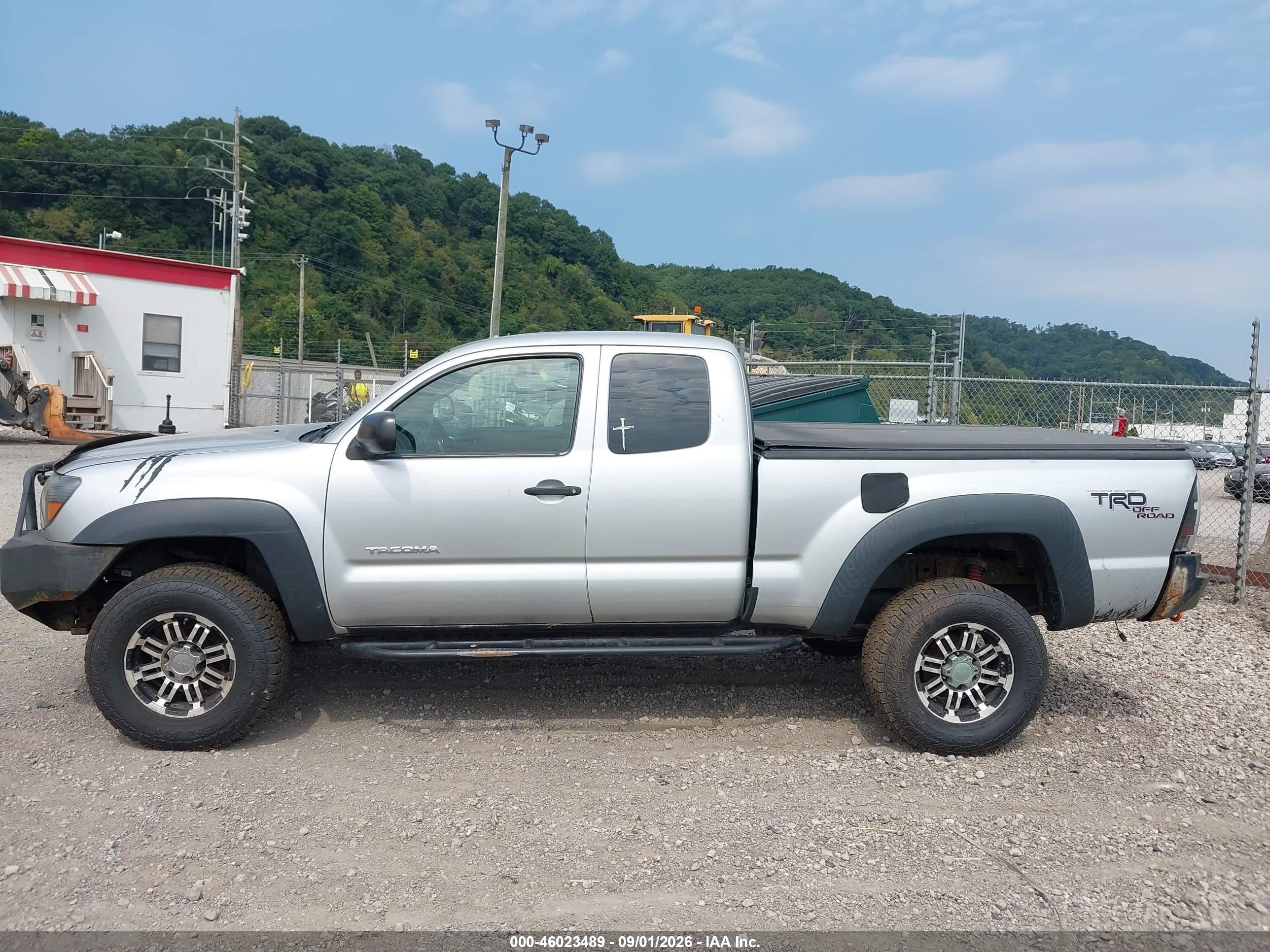 2008 Toyota Tacoma Access Cab Silver vin: 5TEUX42N48Z583391