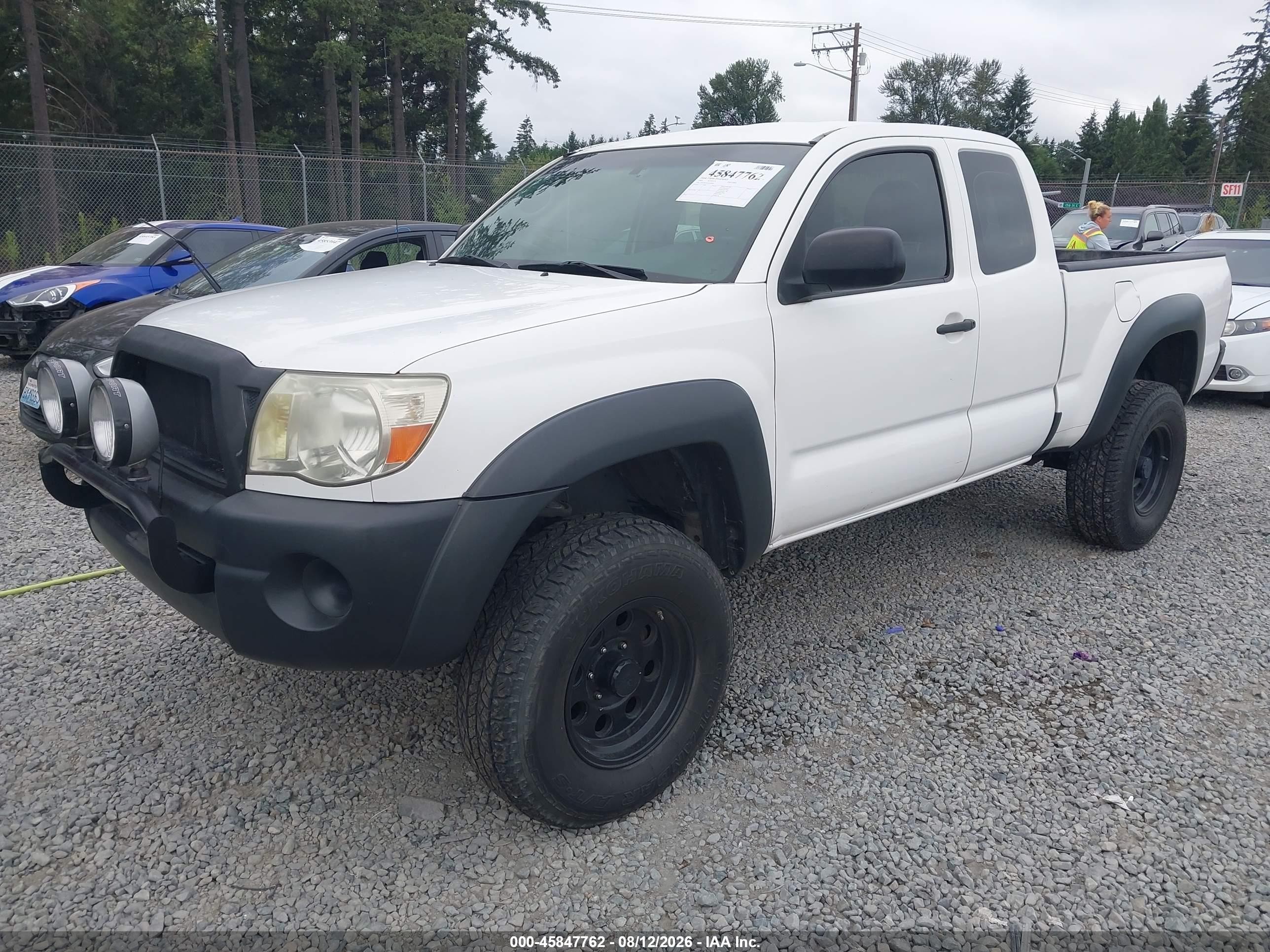 2009 Toyota Tacoma   White vin: 5TEUX42N49Z638469