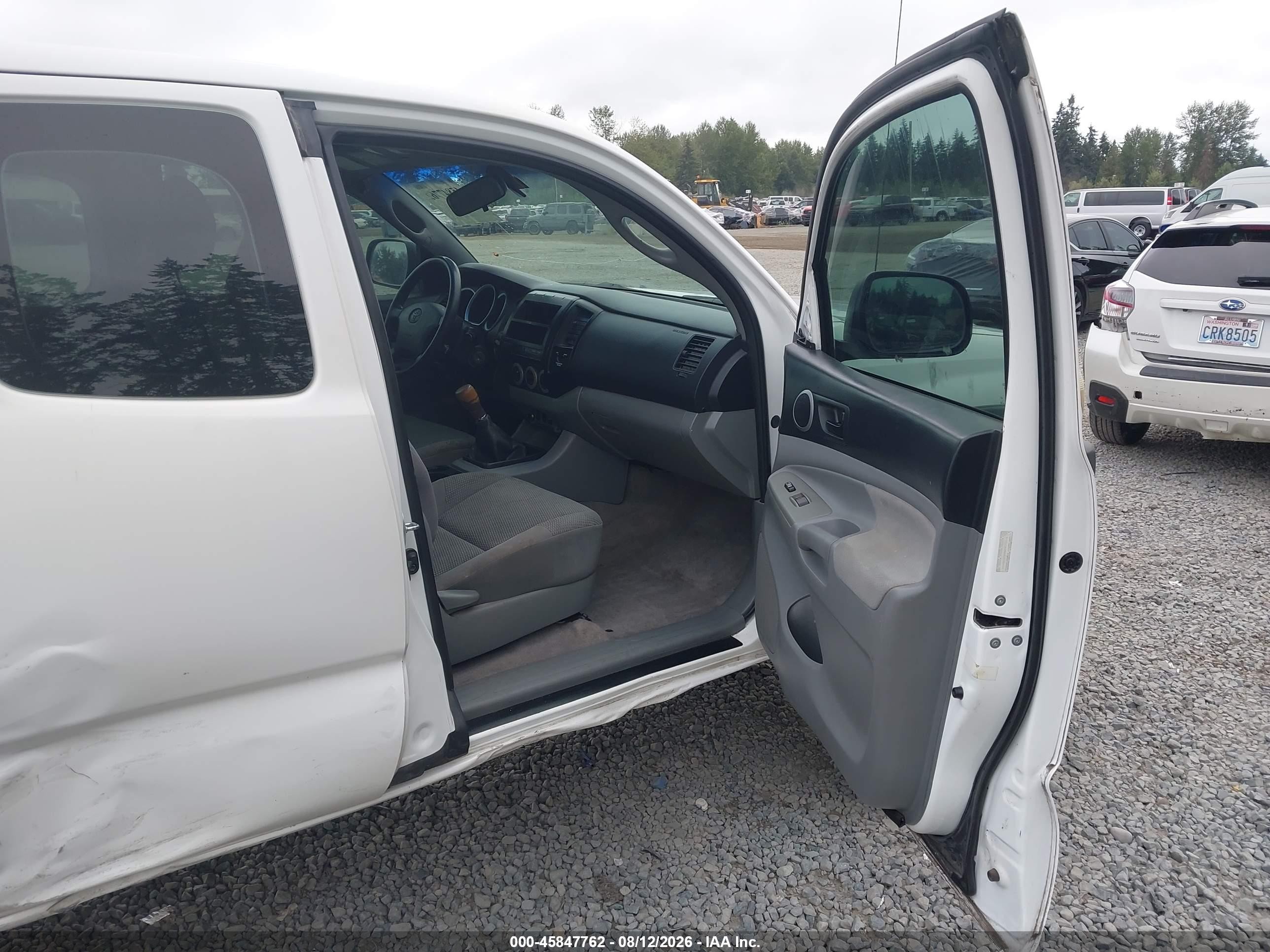 2009 Toyota Tacoma   White vin: 5TEUX42N49Z638469