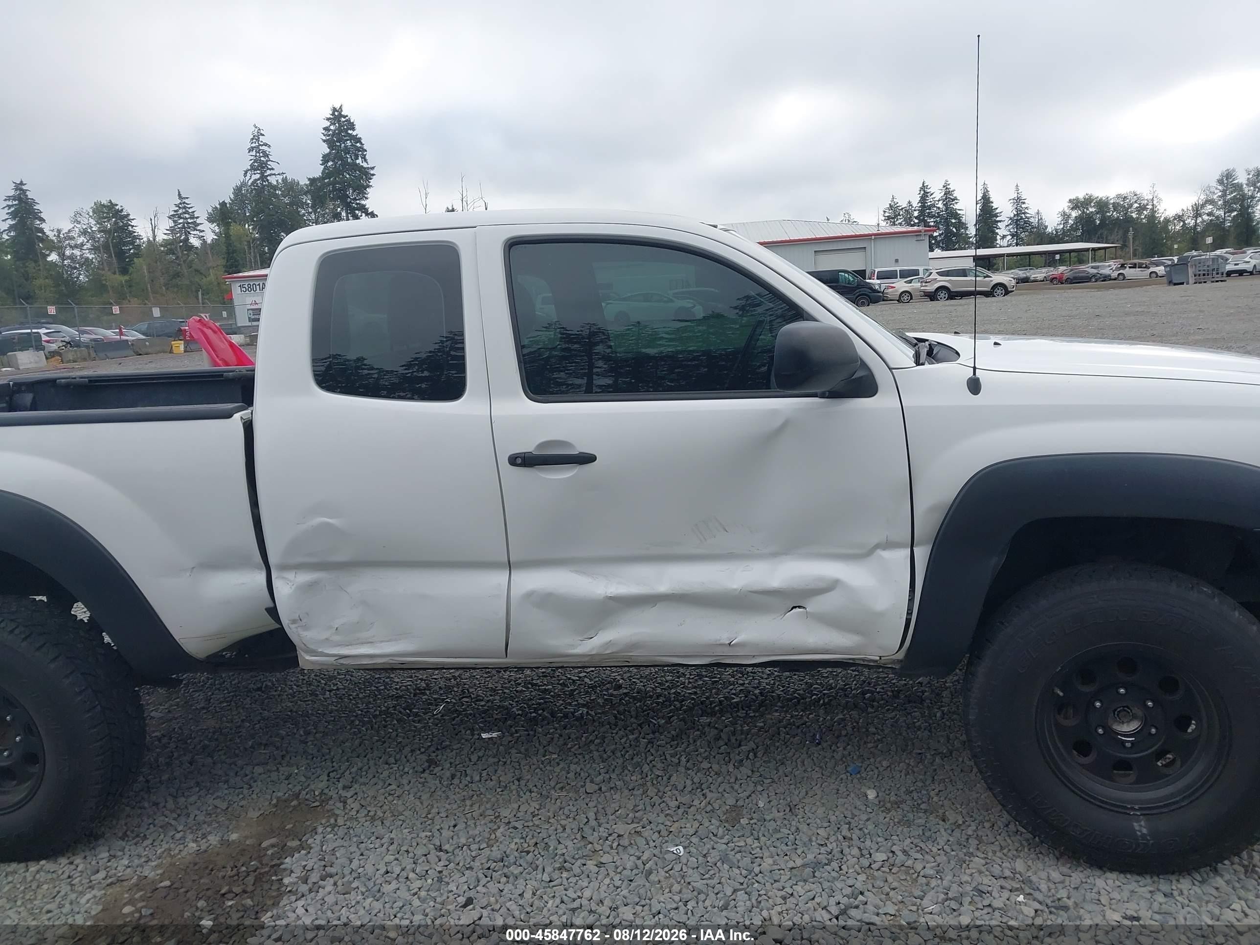 2009 Toyota Tacoma   White vin: 5TEUX42N49Z638469