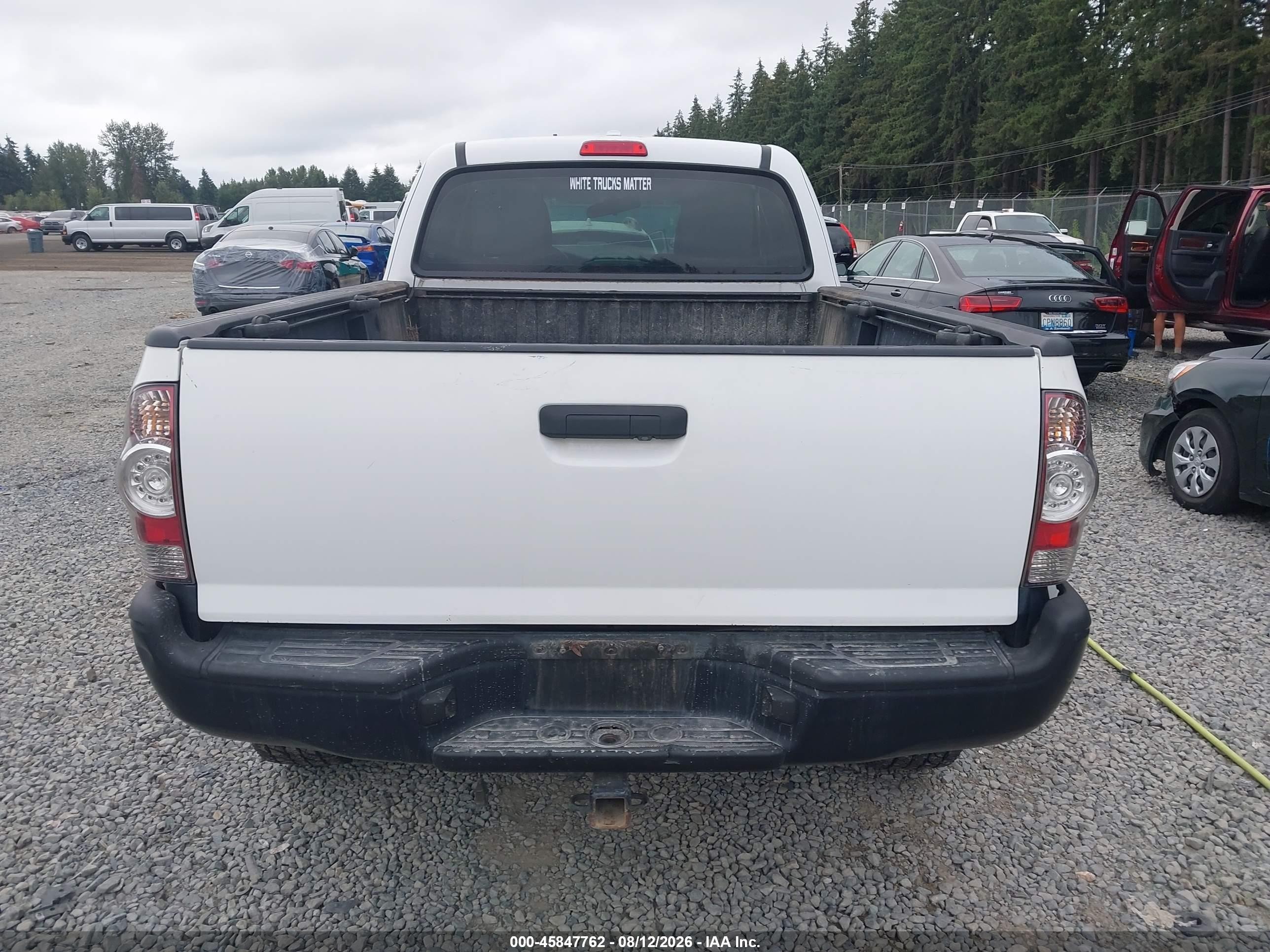 2009 Toyota Tacoma   White vin: 5TEUX42N49Z638469