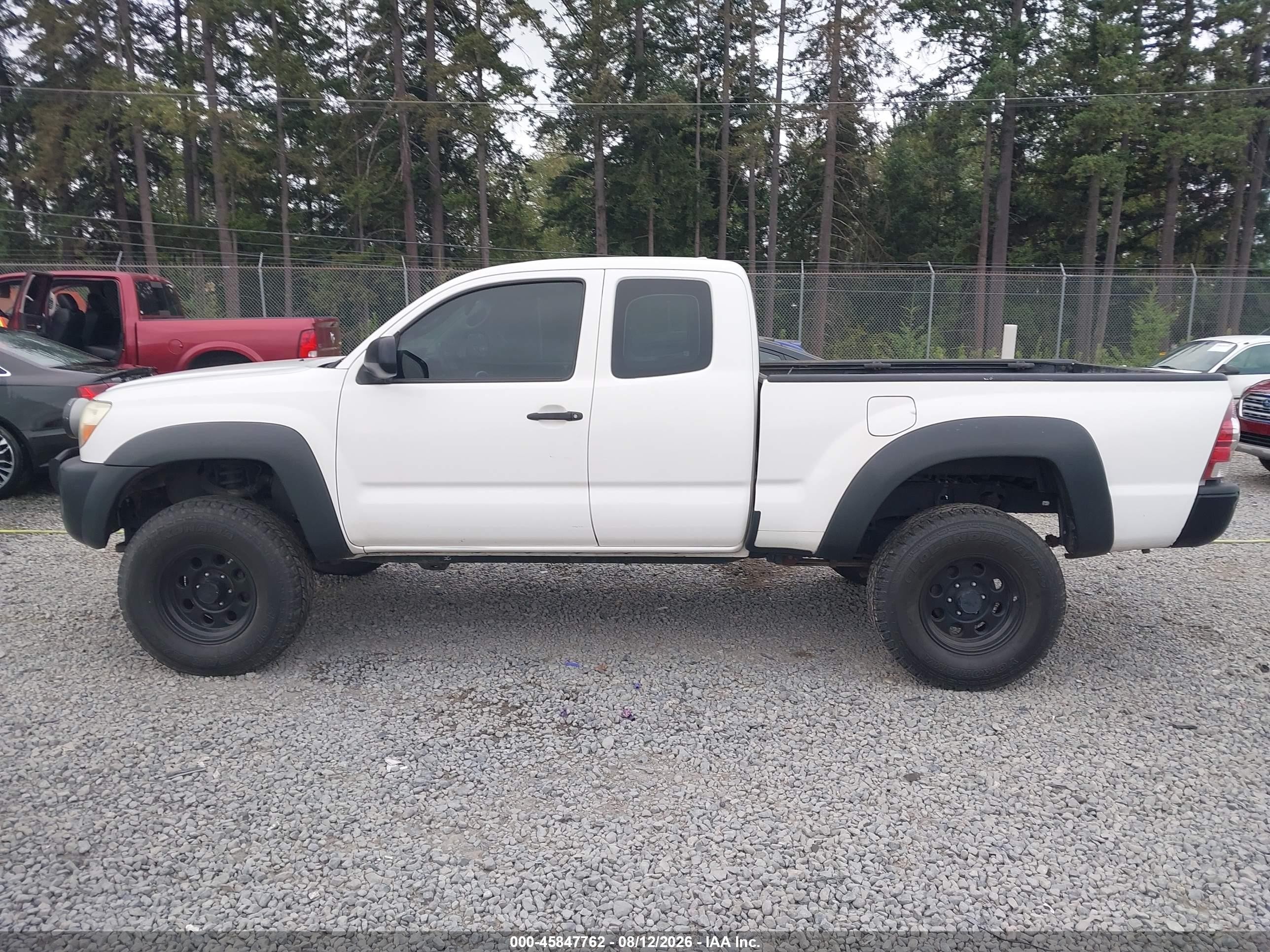 2009 Toyota Tacoma   White vin: 5TEUX42N49Z638469