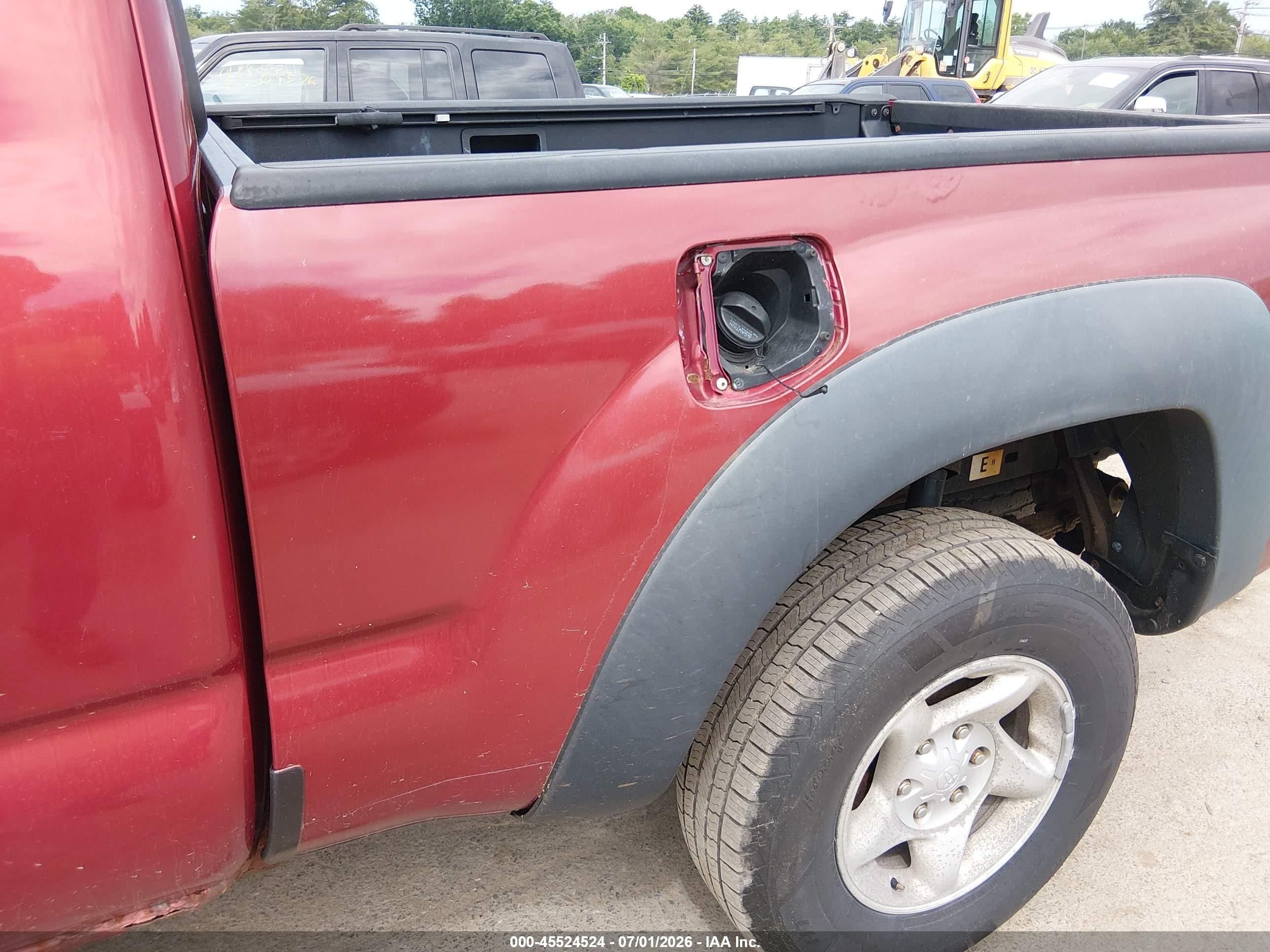 2006 Toyota Tacoma   Red vin: 5TEUX42N56Z214570