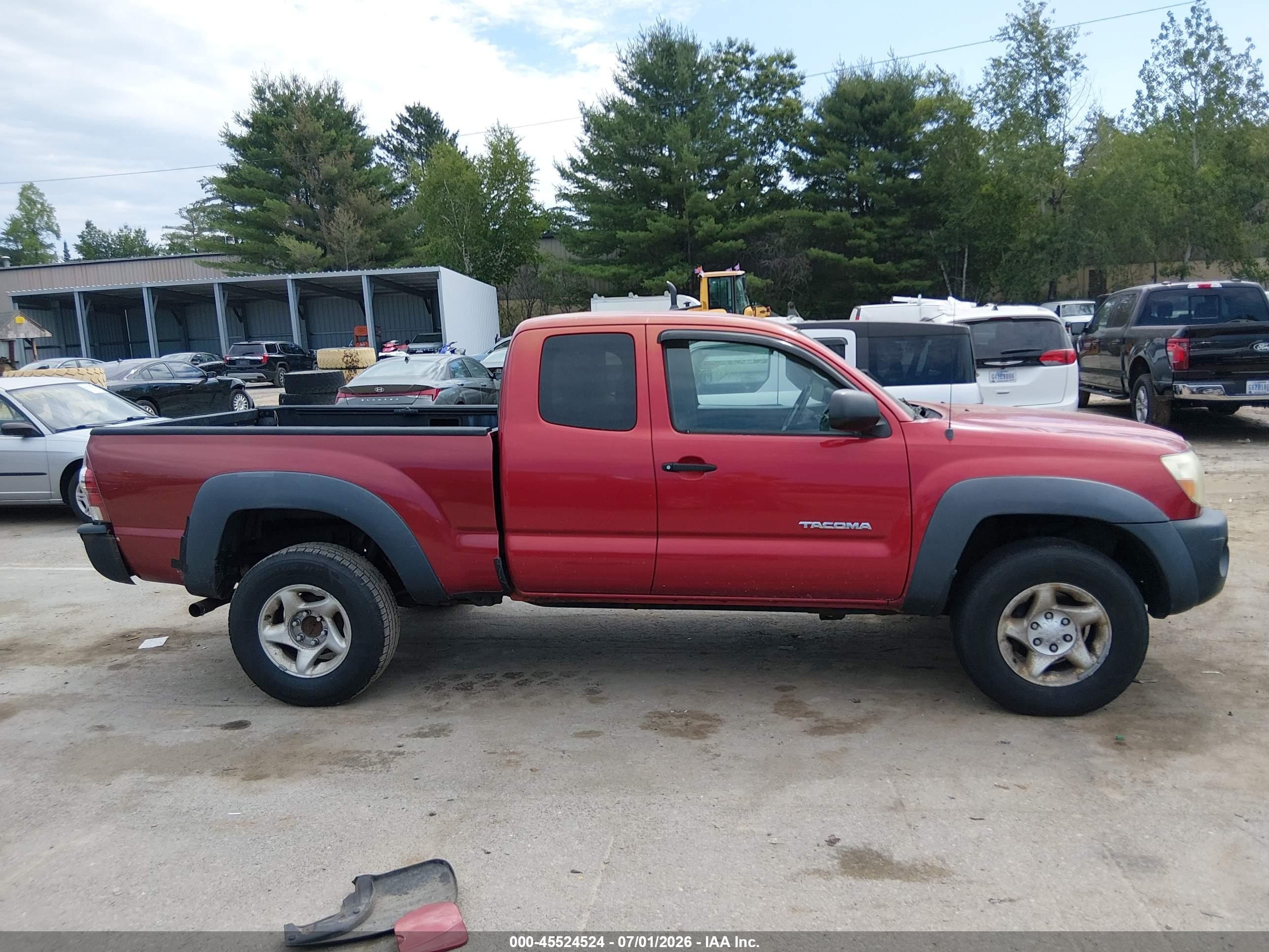 2006 Toyota Tacoma   Red vin: 5TEUX42N56Z214570
