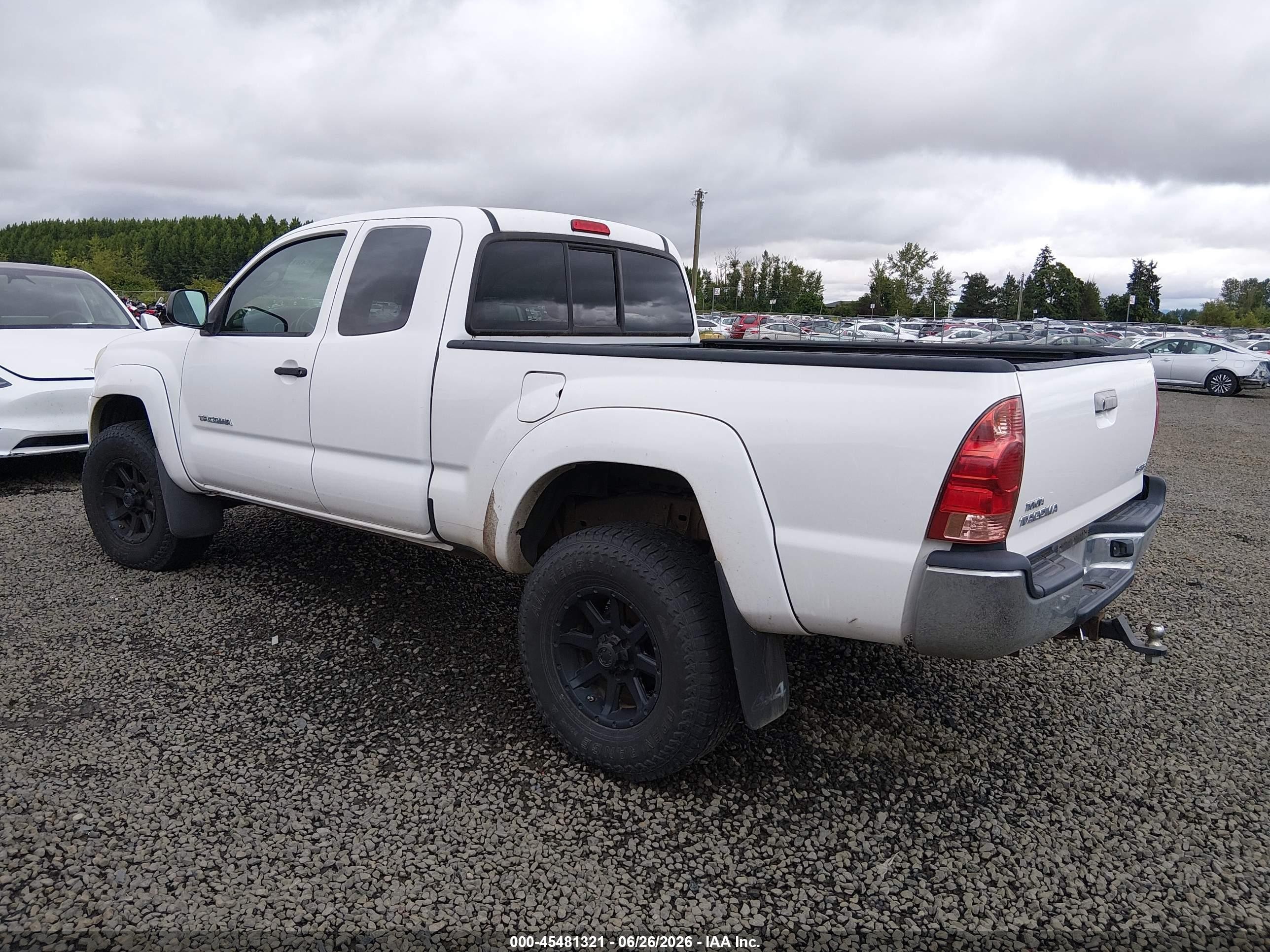 2008 Toyota Tacoma   Белый vin: 5TEUX42N58Z482019