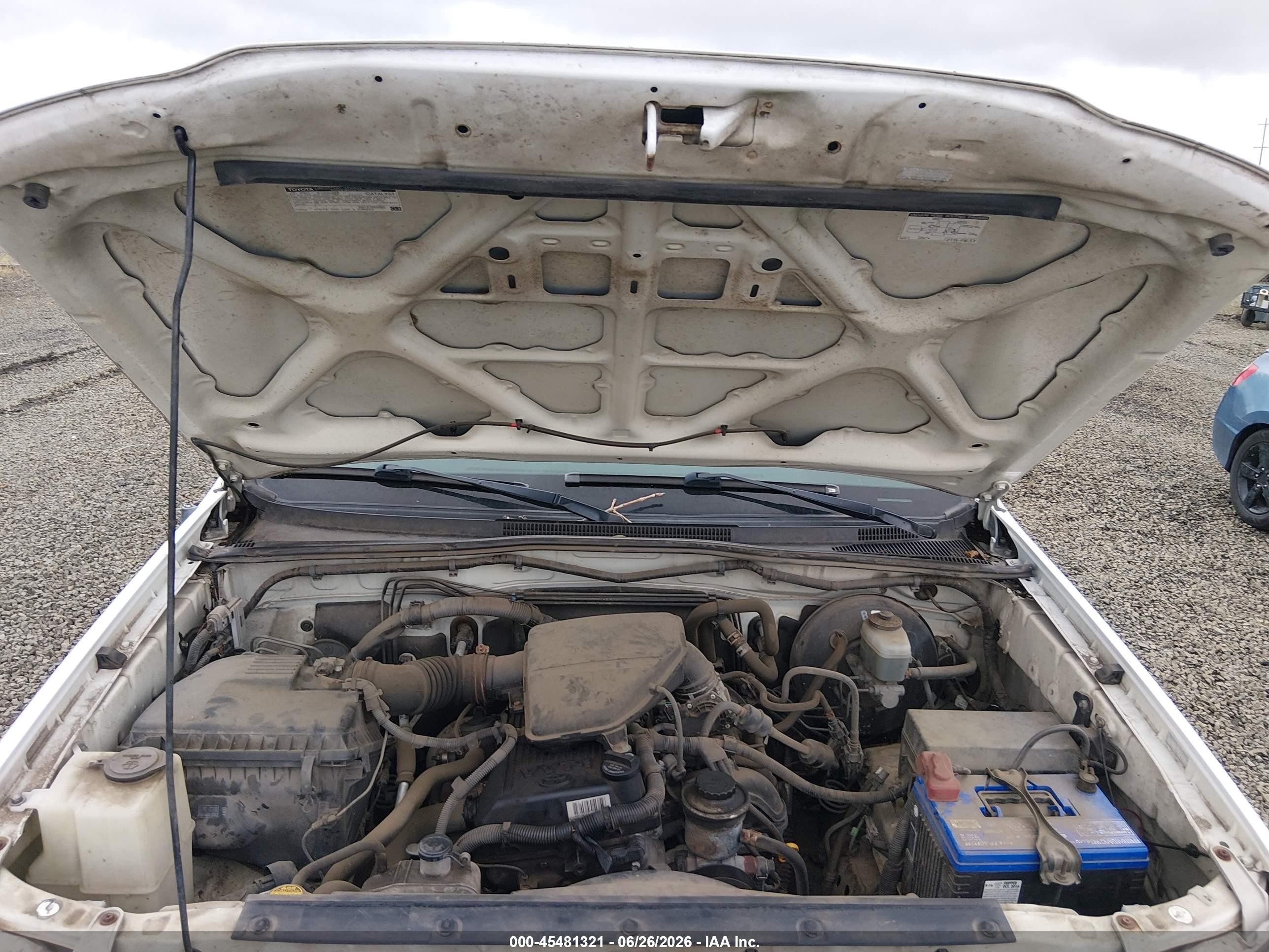2008 Toyota Tacoma   Белый vin: 5TEUX42N58Z482019