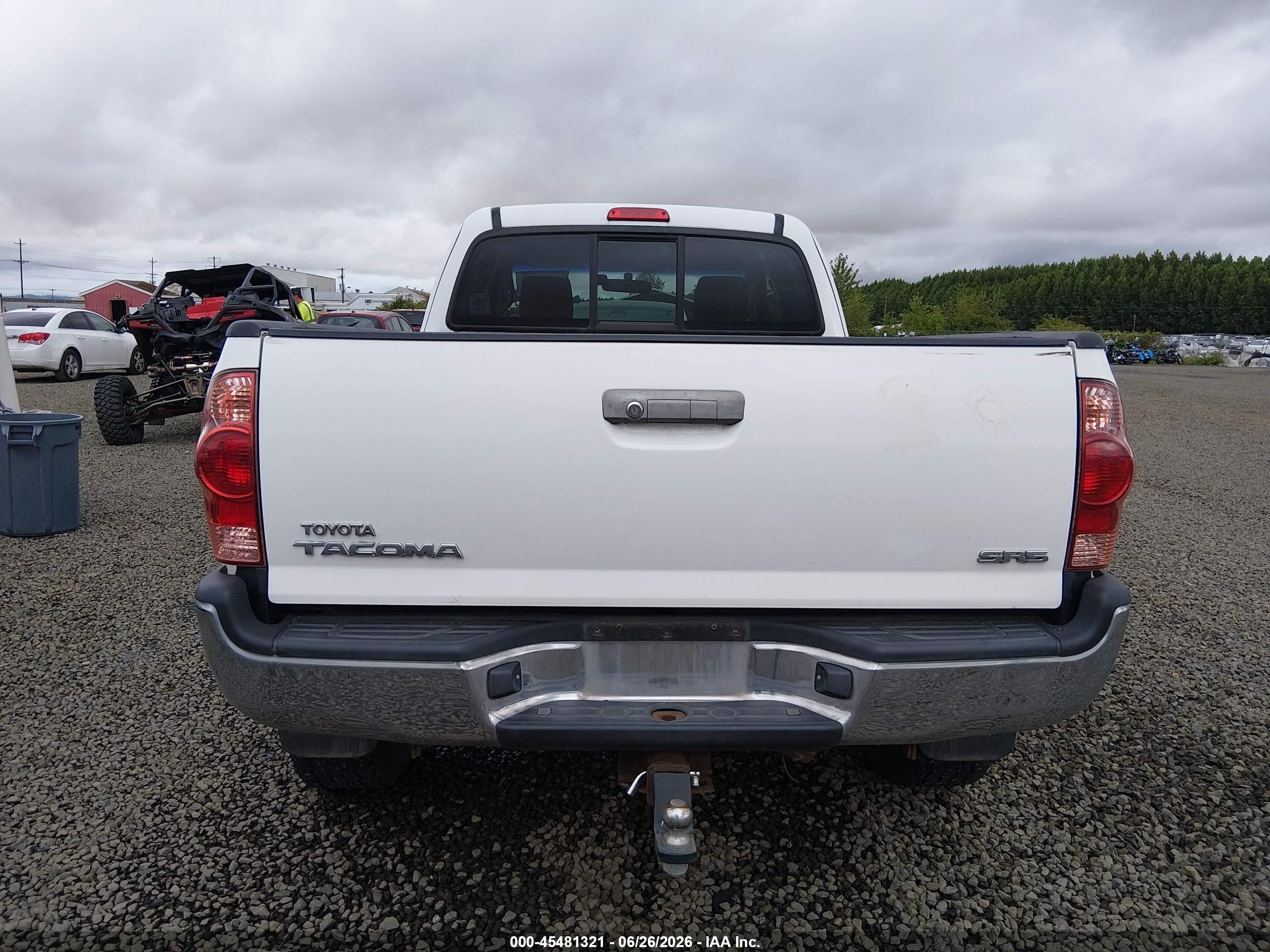 2008 Toyota Tacoma   Белый vin: 5TEUX42N58Z482019