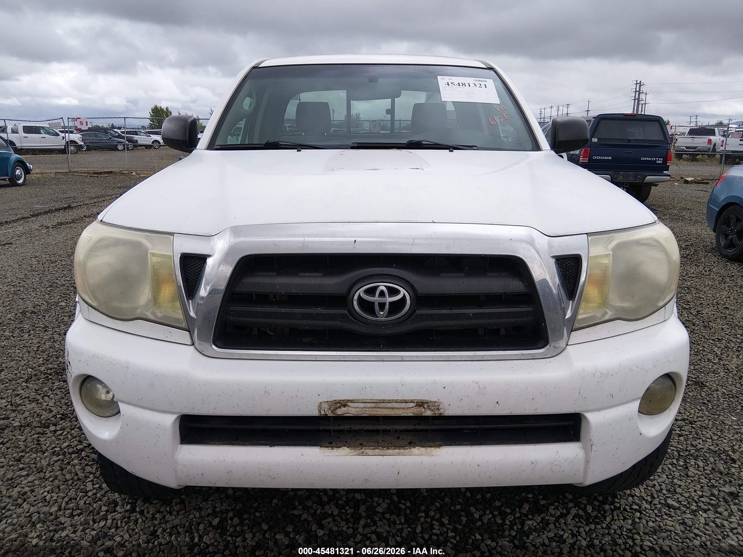 2008 Toyota Tacoma   Белый vin: 5TEUX42N58Z482019