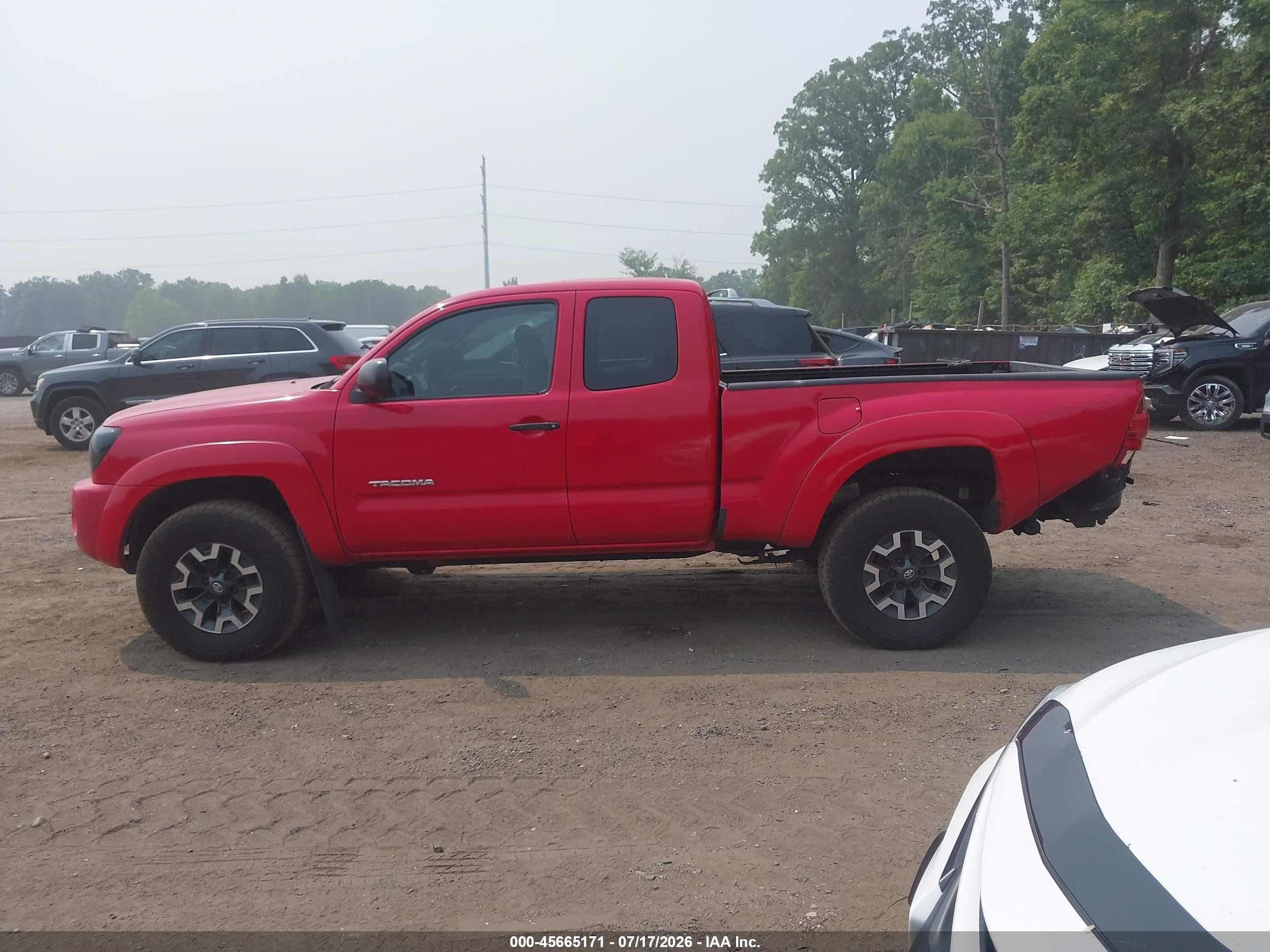 2008 Toyota Tacoma   Red vin: 5TEUX42N58Z531381