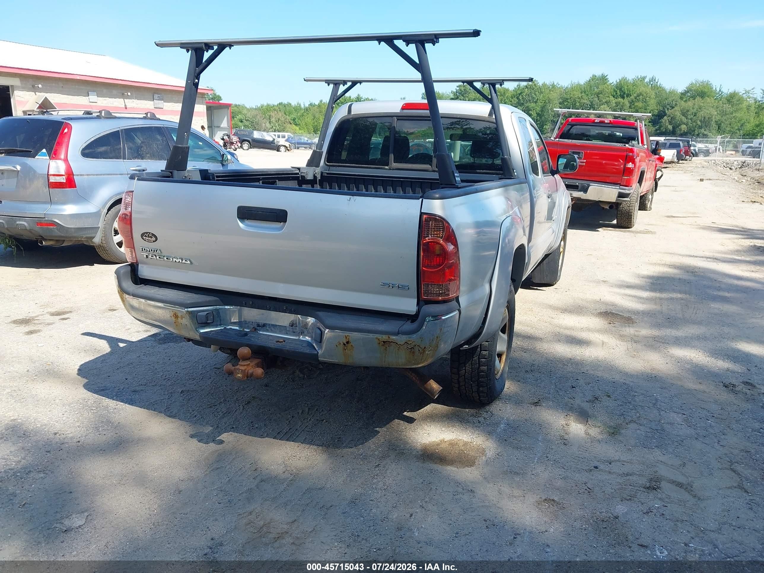 2007 Toyota Tacoma   Silver vin: 5TEUX42N87Z441334