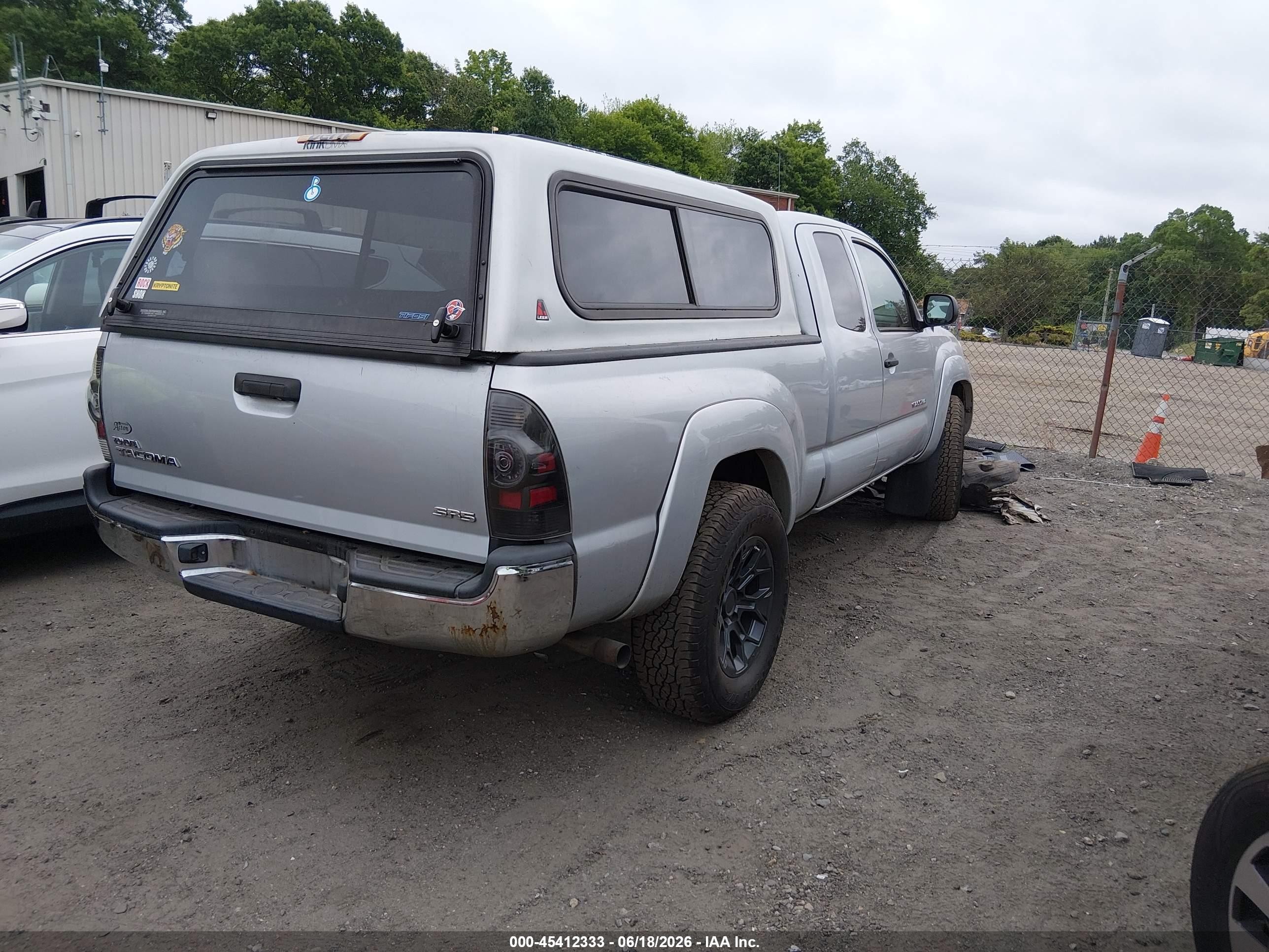 2009 Toyota Tacoma Silver vin: 5TEUX42N89Z643335