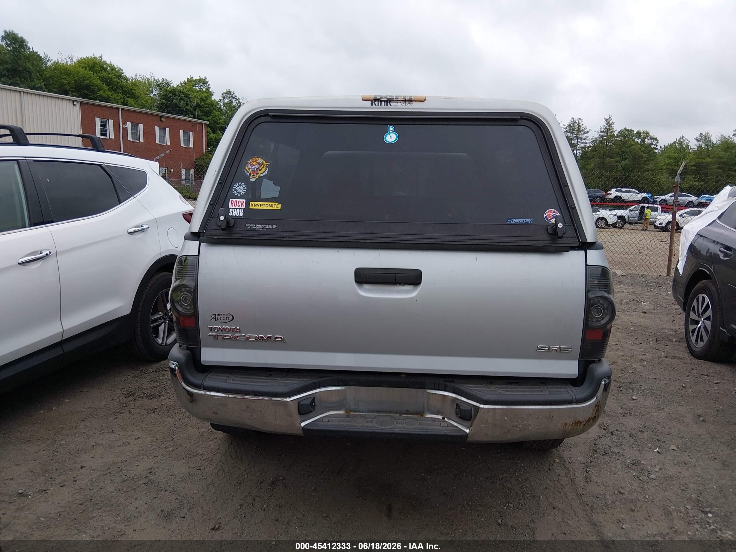 2009 Toyota Tacoma Silver vin: 5TEUX42N89Z643335