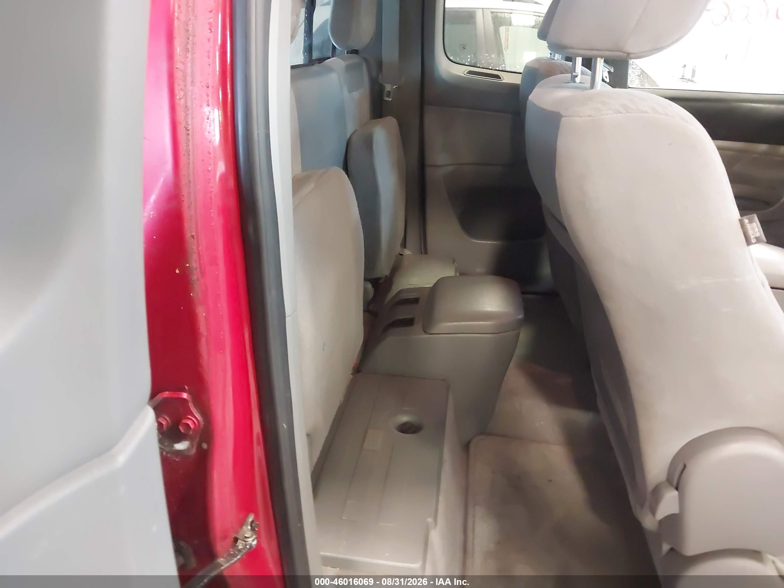 2009 Toyota Tacoma   Red vin: 5TEUX42NX9Z658662