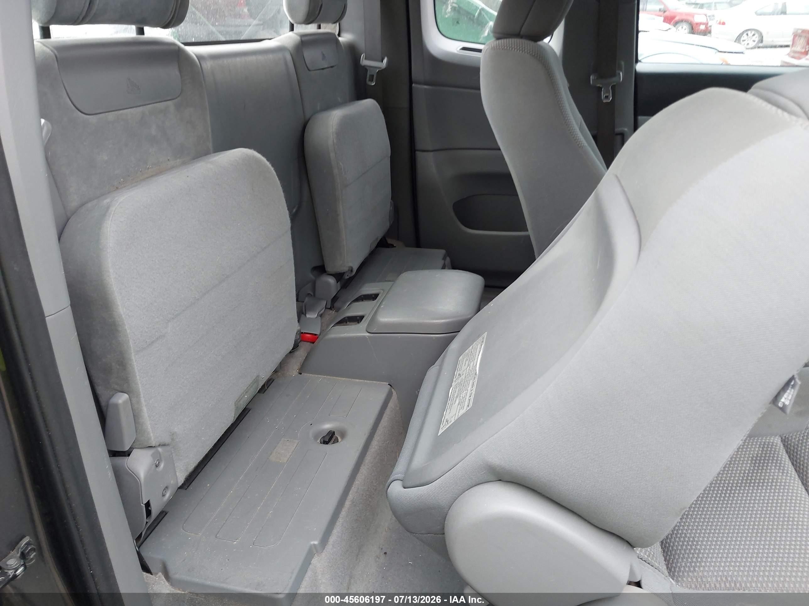 2010 Toyota Tacoma   Серый vin: 5TEUX4EN4AZ743853