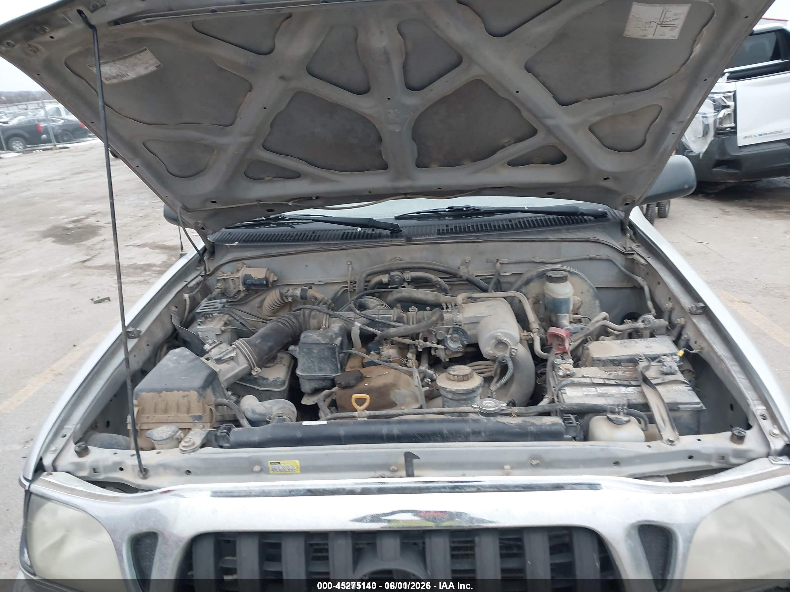2003 Toyota Tacoma   Silver vin: 5TEVL52N03Z157955